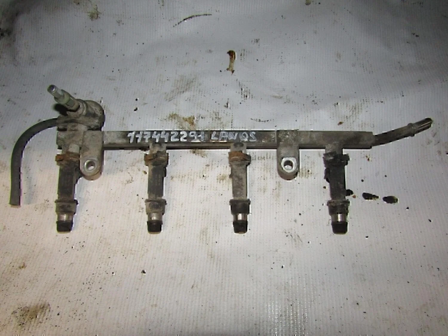 Рейка топливная (рампа) Chevrolet Lanos 2004-2010 - миниатюра 2