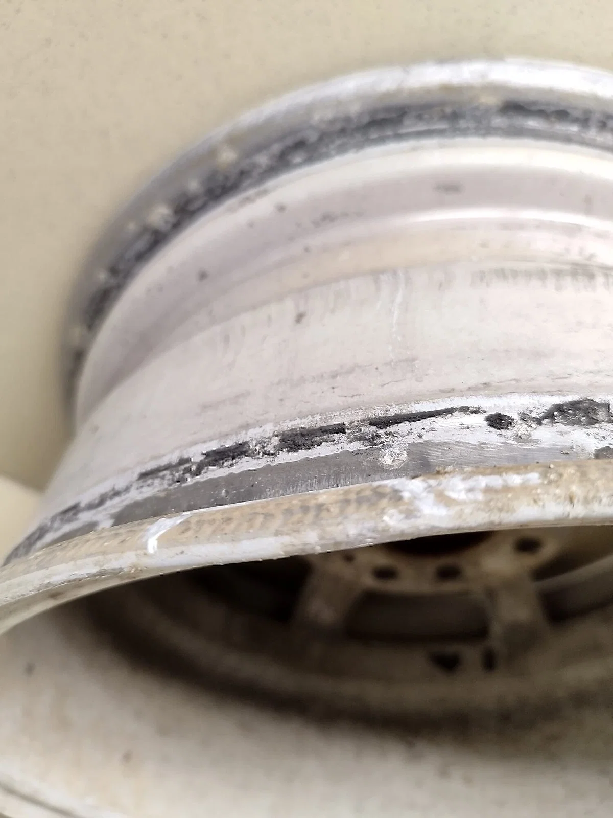 R14 АвтоВАЗ Lada Granta 2011> - миниатюра 3