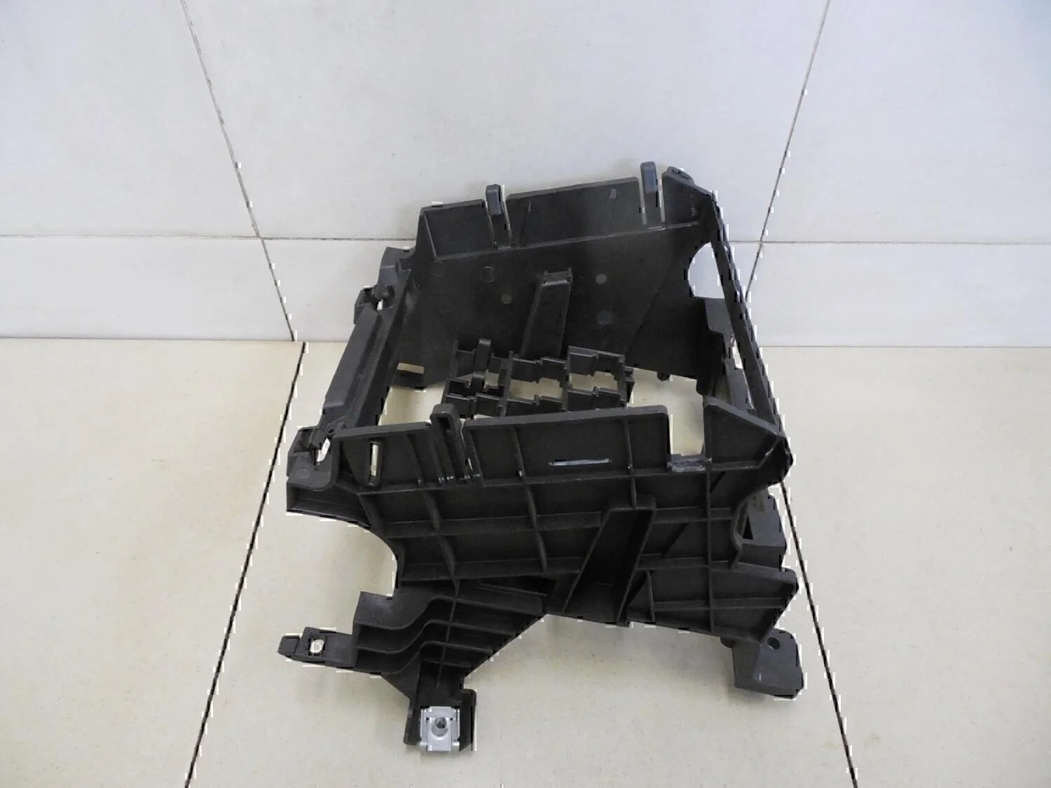 Кронштейн (сопут. товар) VW Jetta 2011> - миниатюра 2