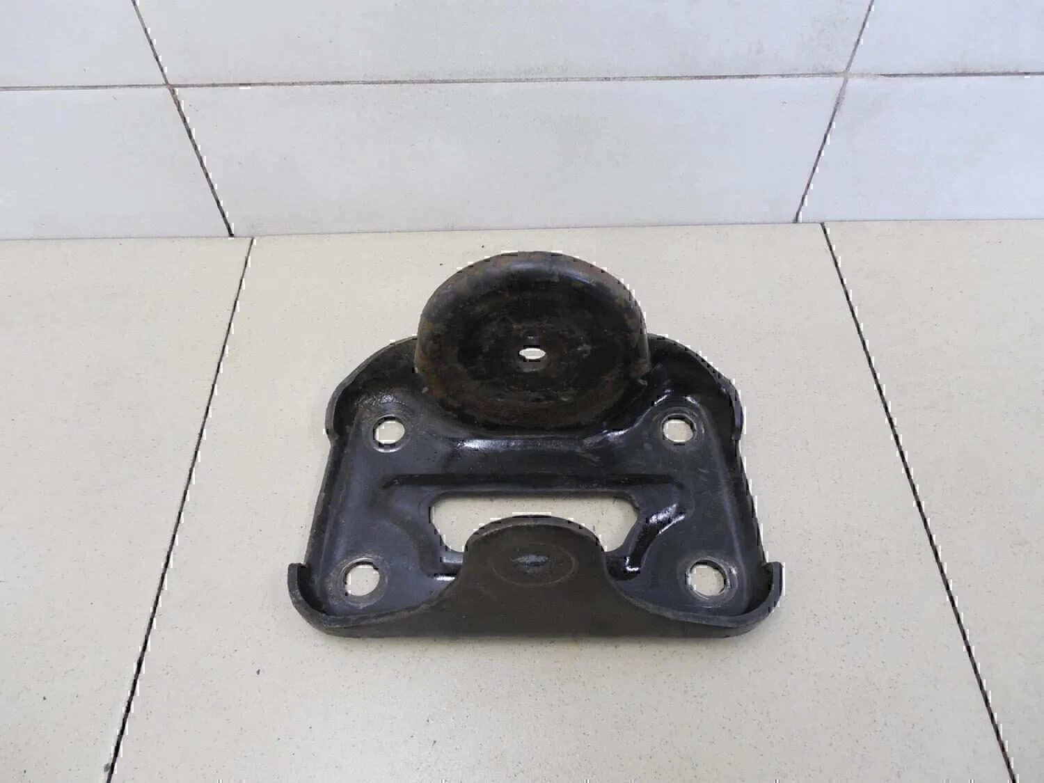Кронштейн задней балки Peugeot-Citroen C4 2005-2011 - миниатюра 4