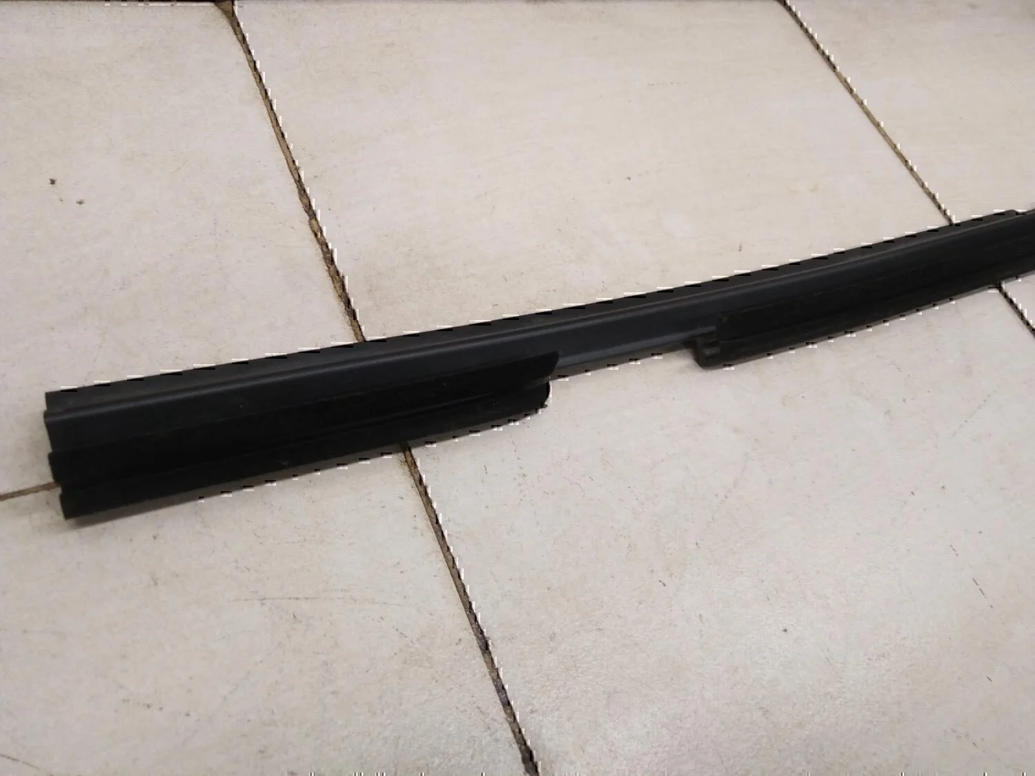 Накладка стекла заднего правого VW Jetta 2006-2011 - миниатюра 3