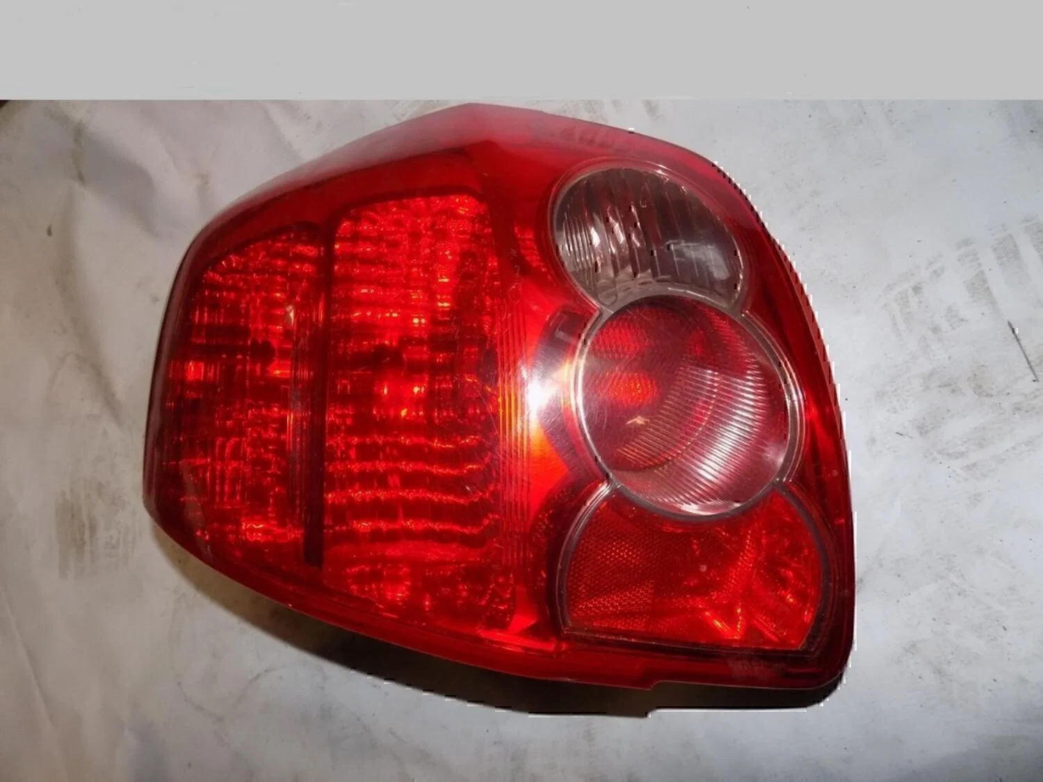 Фонарь задний правый TOYOTA Auris (E15) 2006-2012 - изображение 1