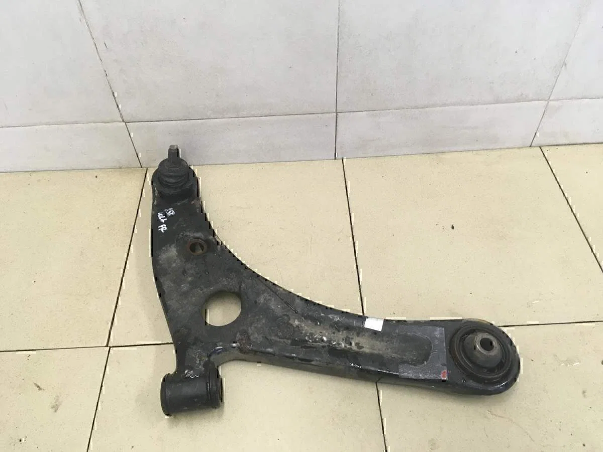 Рычаг передний правый MITSUBISHI Colt (Z3) 2004-2012 - изображение 1