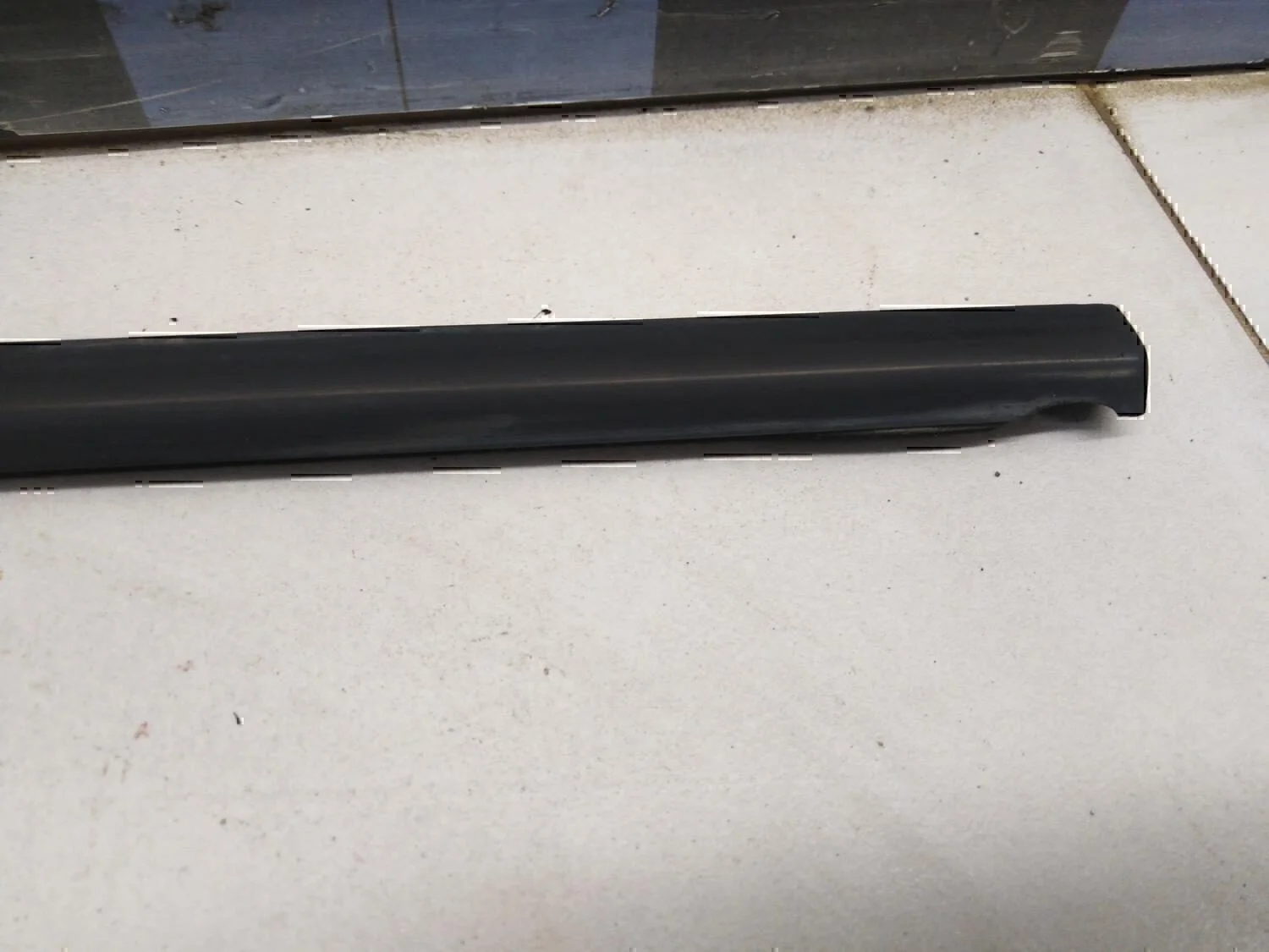 Накладка стекла заднего правого VW Touran 2003-2010 - миниатюра 2