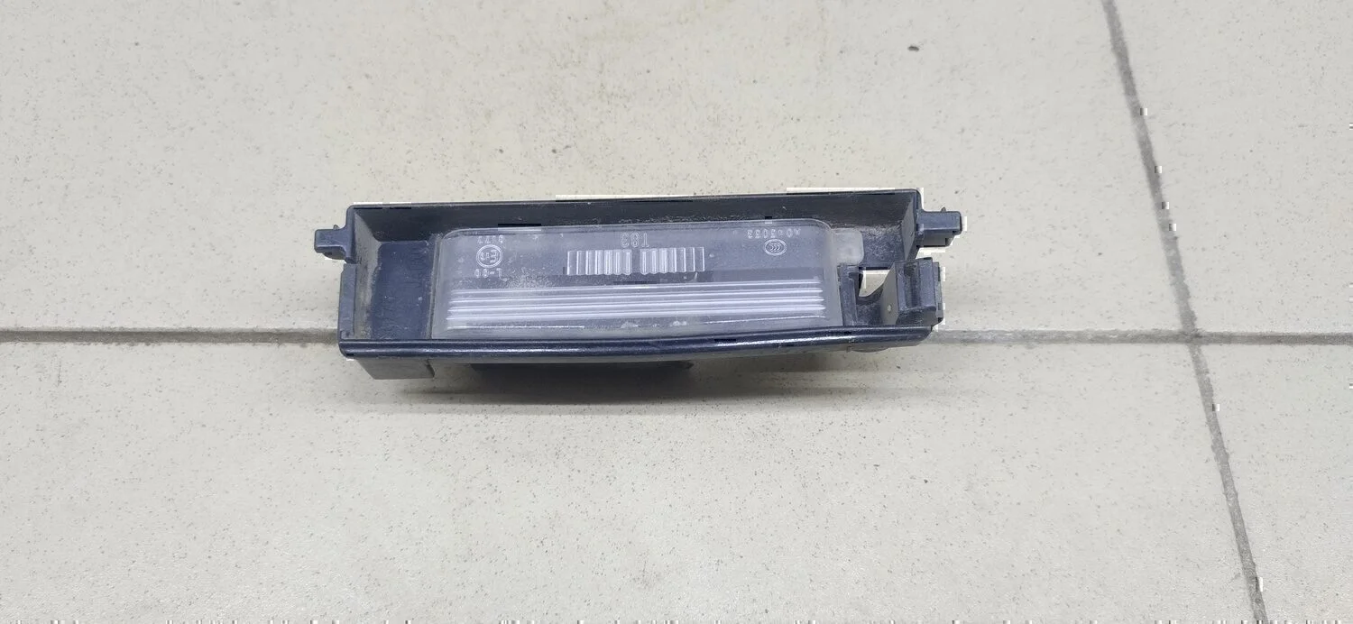 Фонарь подсветки номера TOYOTA RAV 4 2000-2005 - миниатюра 4