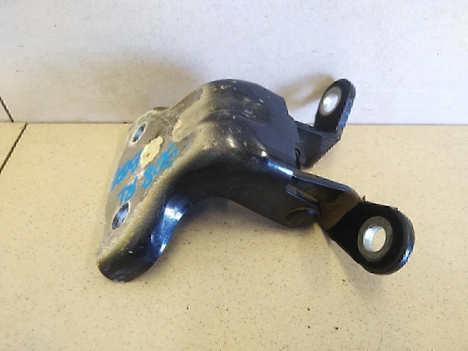 Петля двери задней Chevrolet Captiva (C100) 2006-2010 - миниатюра 2
