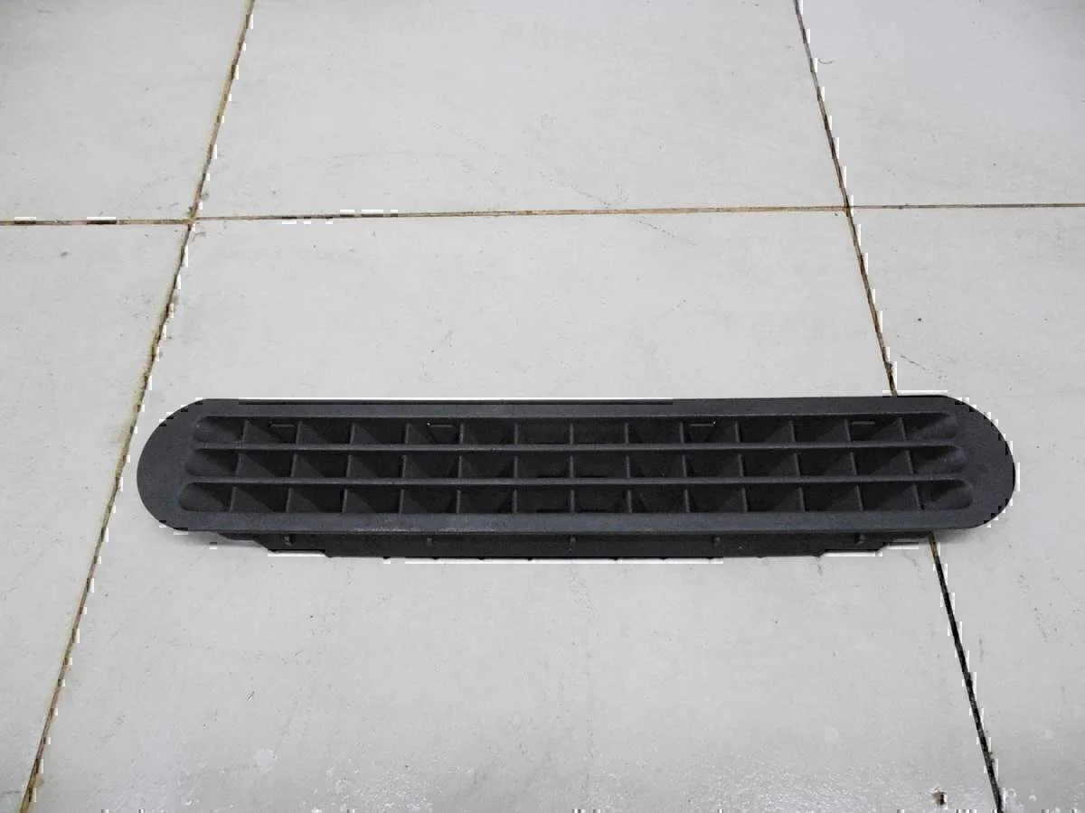 Накладка (кузов внутри) MITSUBISHI Colt (Z3) 2004-2012 - миниатюра 2
