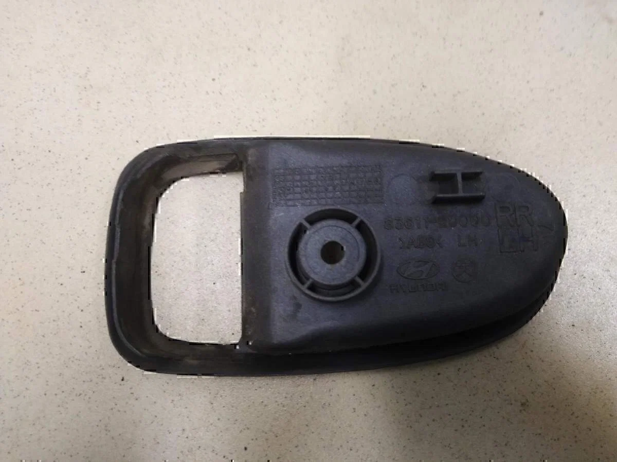 Накладка ручки внутренней Hyundai-KIA Elantra 2000-2005 - миниатюра 3