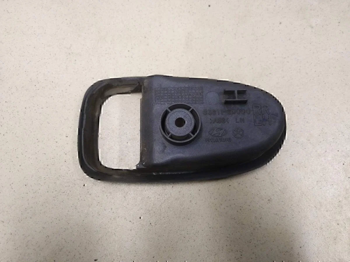 Накладка ручки внутренней Hyundai-KIA Elantra 2000-2005 - миниатюра 4