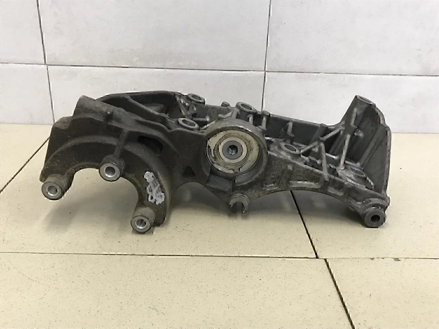 Кронштейн генератора NISSAN Almera (G15) 2013> - миниатюра 4