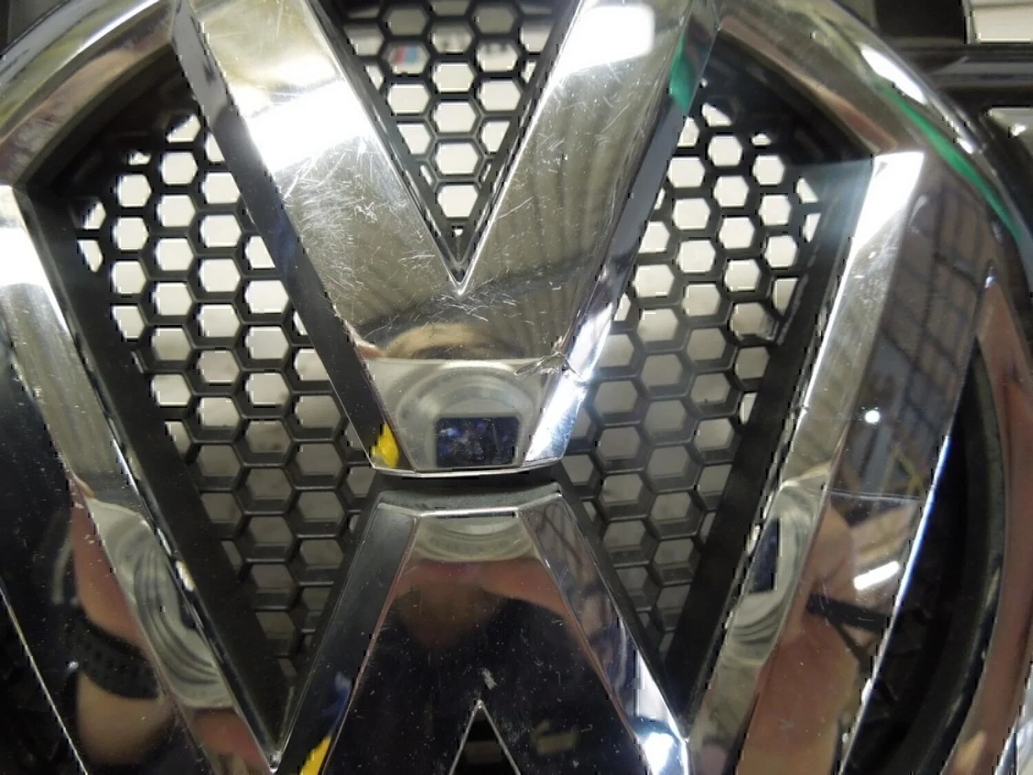Решетка радиатора VW Touareg 2010> - миниатюра 4