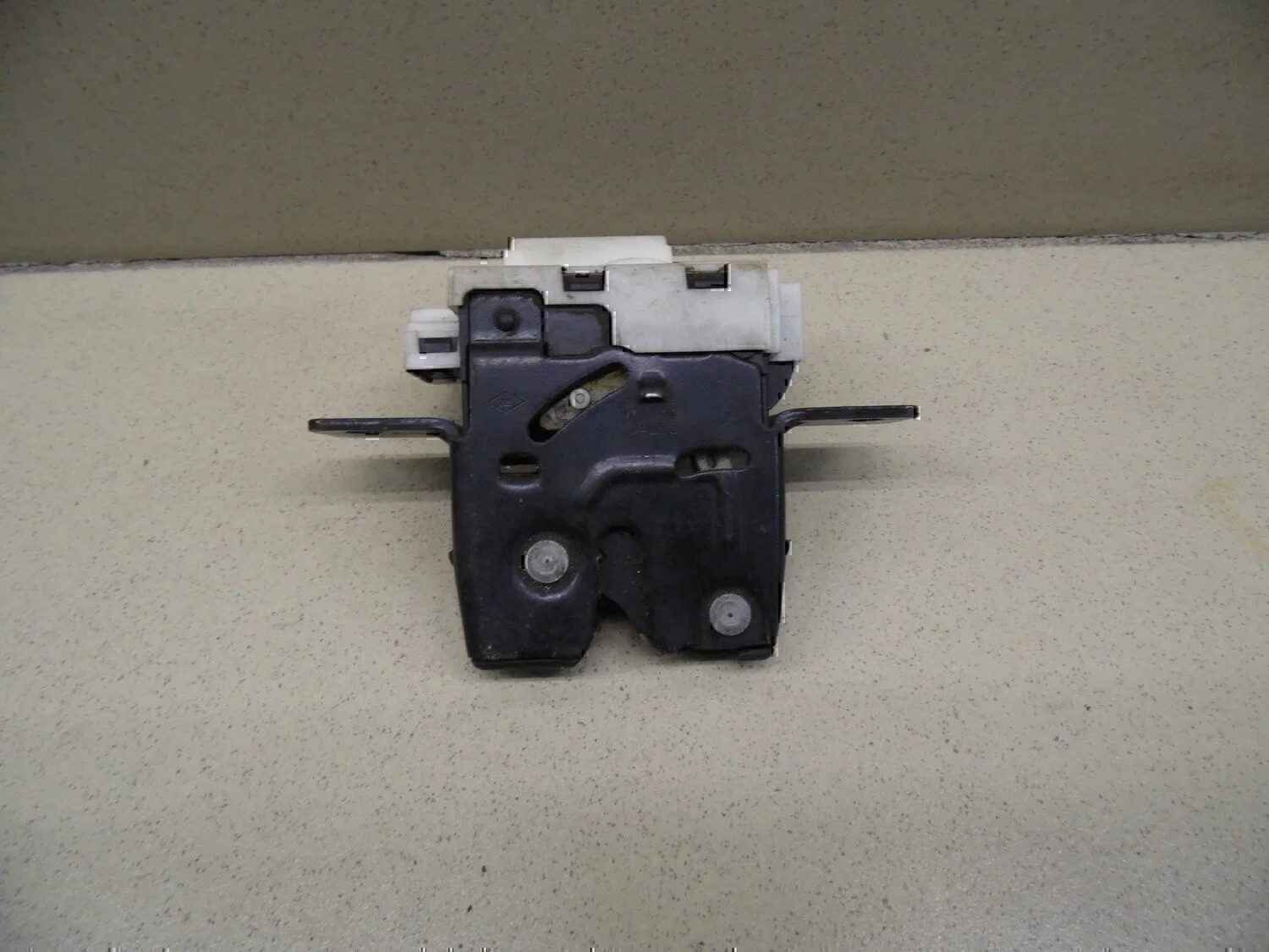 Замок багажника RENAULT Megane II 2002-2009 - миниатюра 2