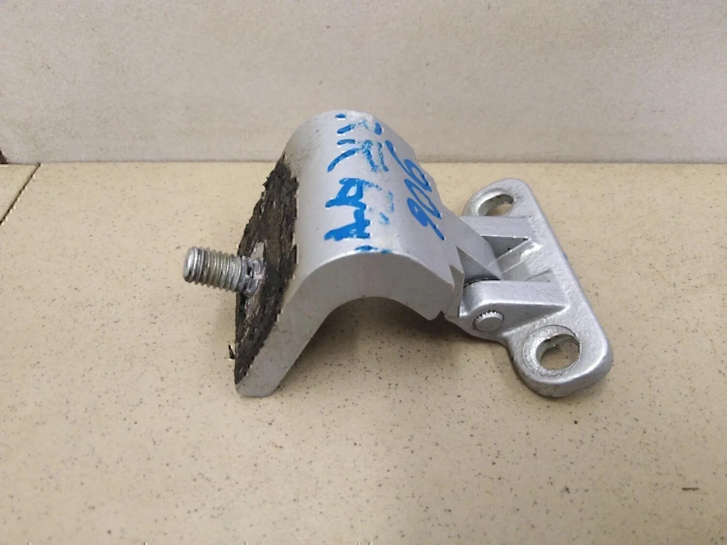 Петля двери багажника VW Golf V 2003-2009 - миниатюра 3