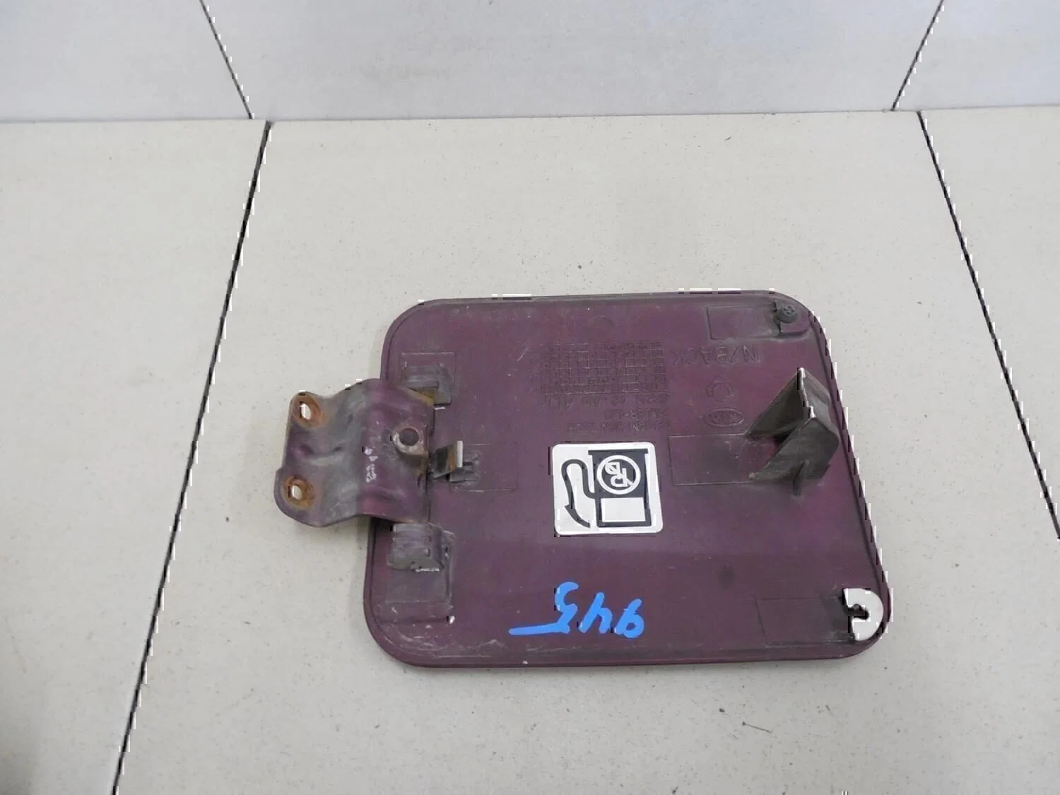 Лючок бензобака Hyundai-KIA Spectra 2001-2011 - миниатюра 3