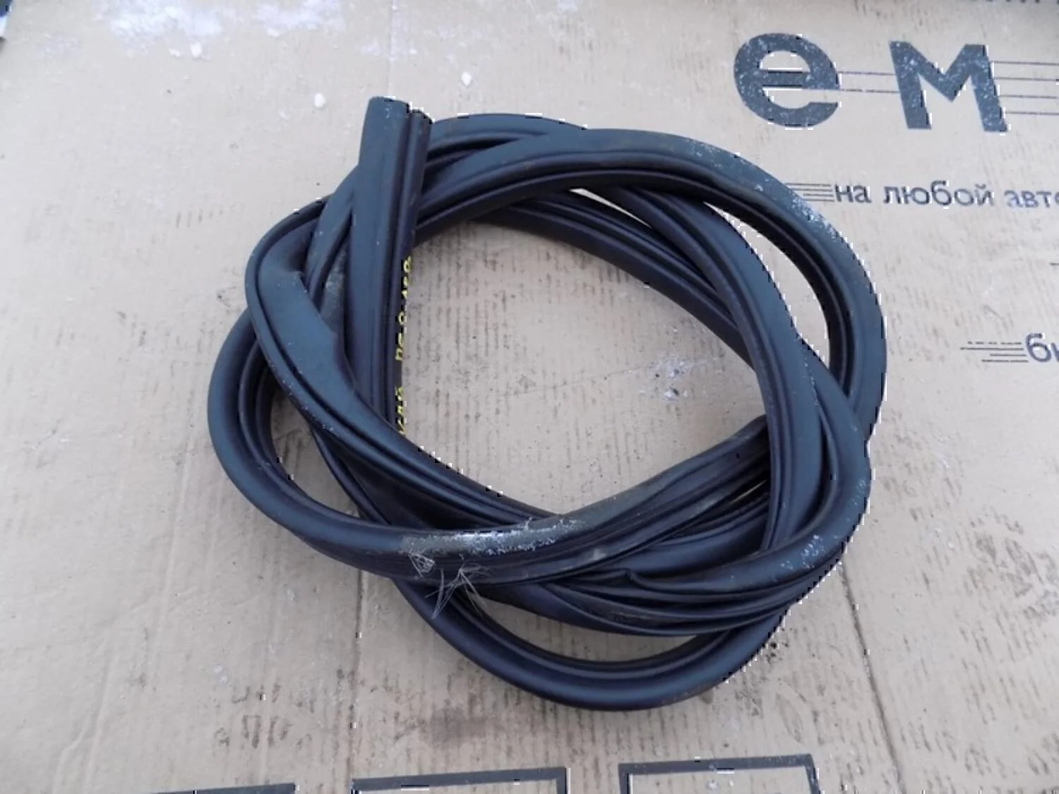 Уплотнитель двери NISSAN Qashqai (J10) 2006-2014 - миниатюра 3