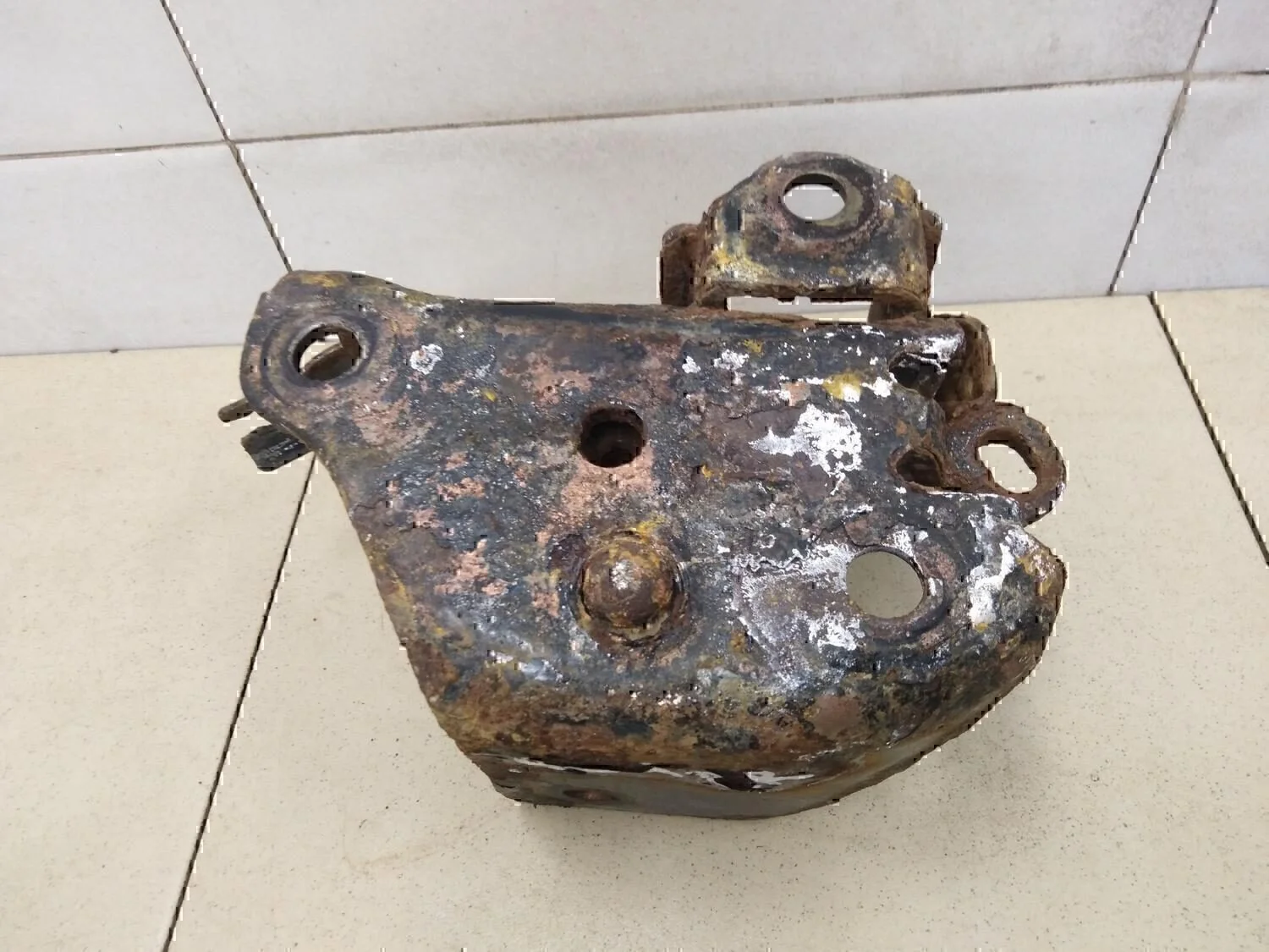 Кронштейн задней балки NISSAN Note (E11) 2006-2013 - миниатюра 4
