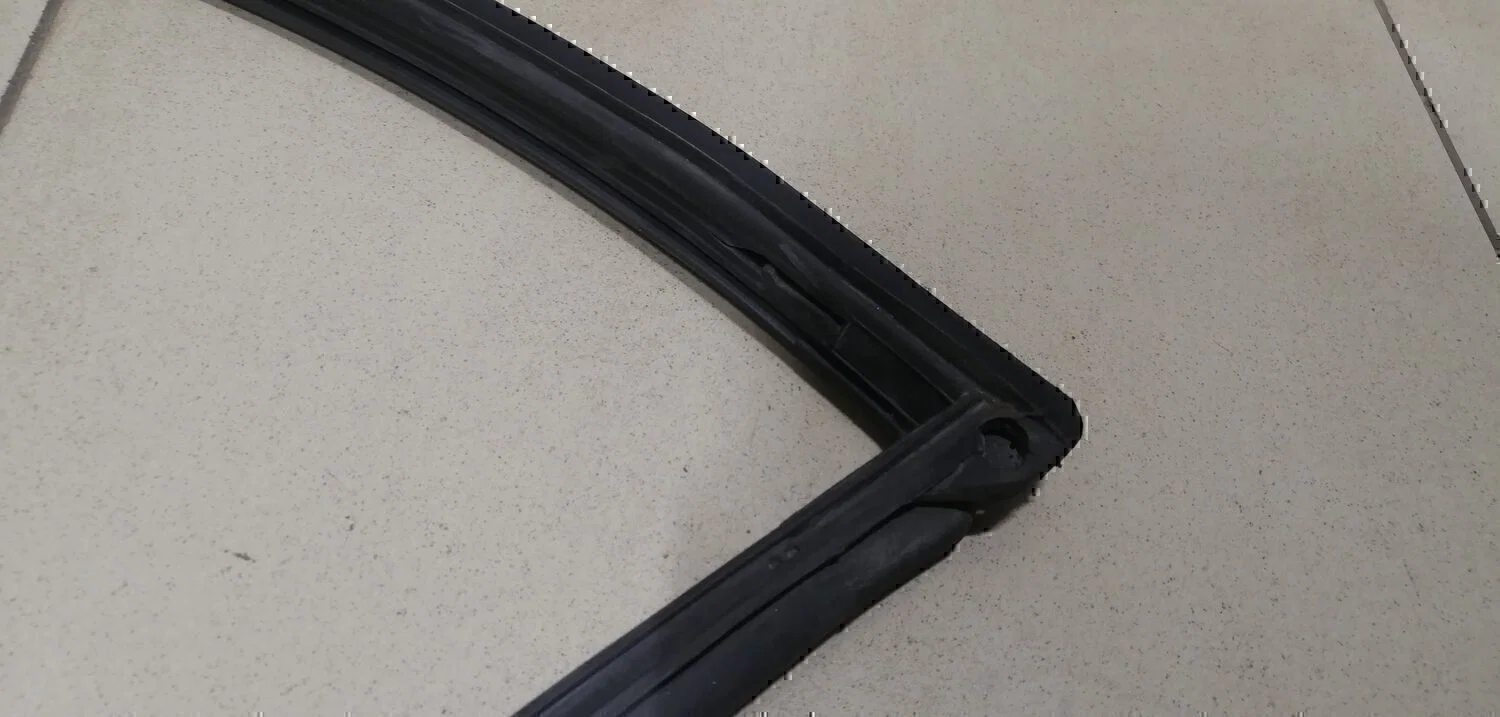 Уплотнитель двери MITSUBISHI Pajero/Montero (V8, V9) 2007> - миниатюра 8