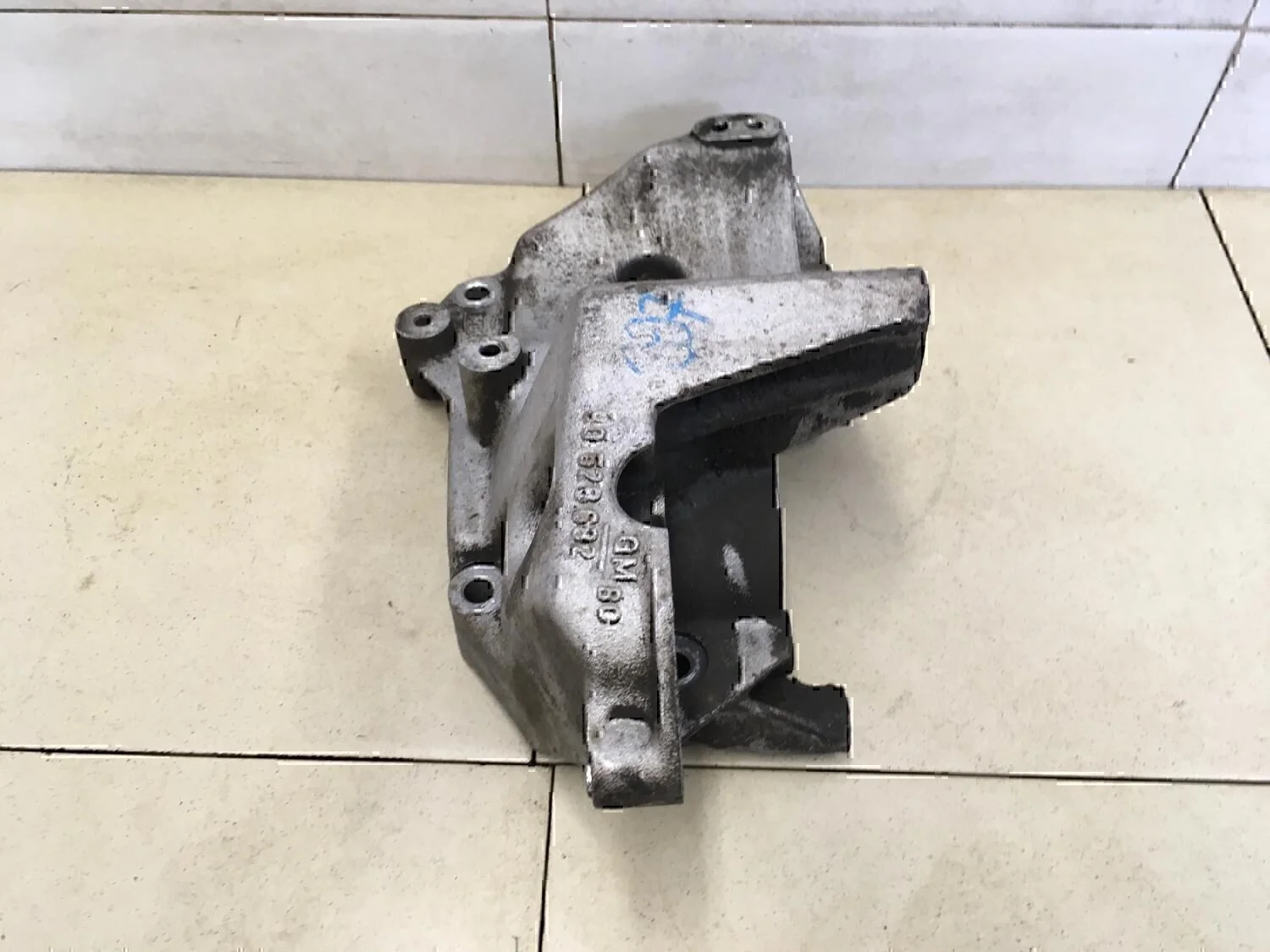 Кронштейн генератора OPEL Vectra B 1995-1999 - миниатюра 3