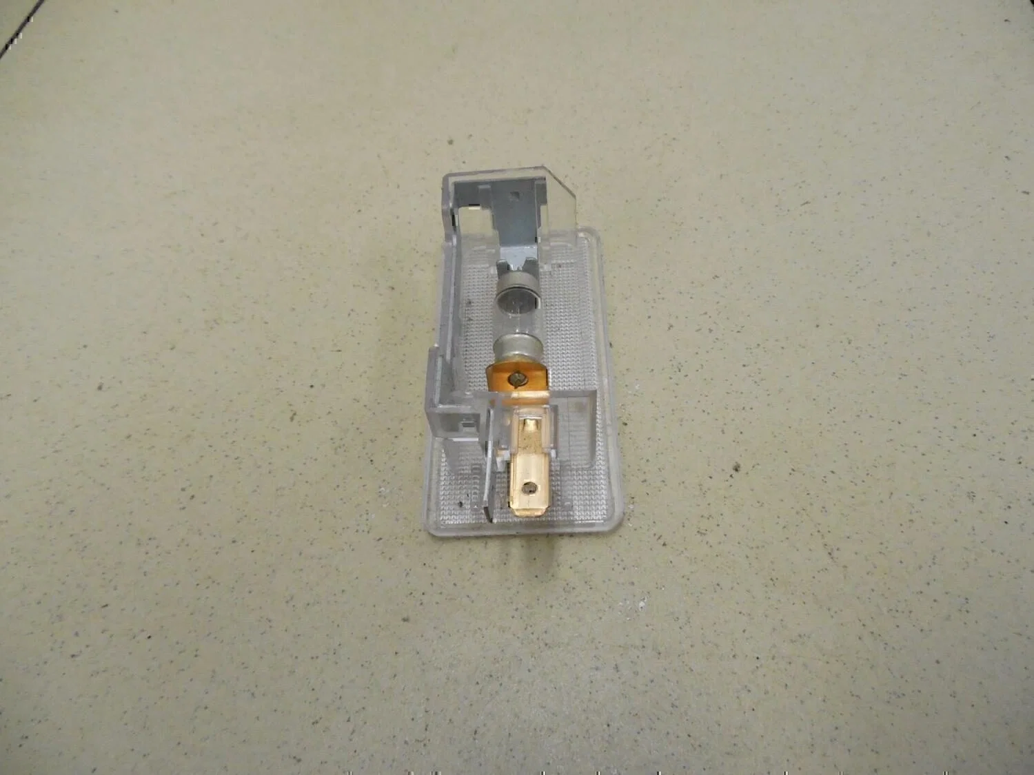 Плафон салонный Hyundai-KIA Elantra 2000-2005 - миниатюра 3