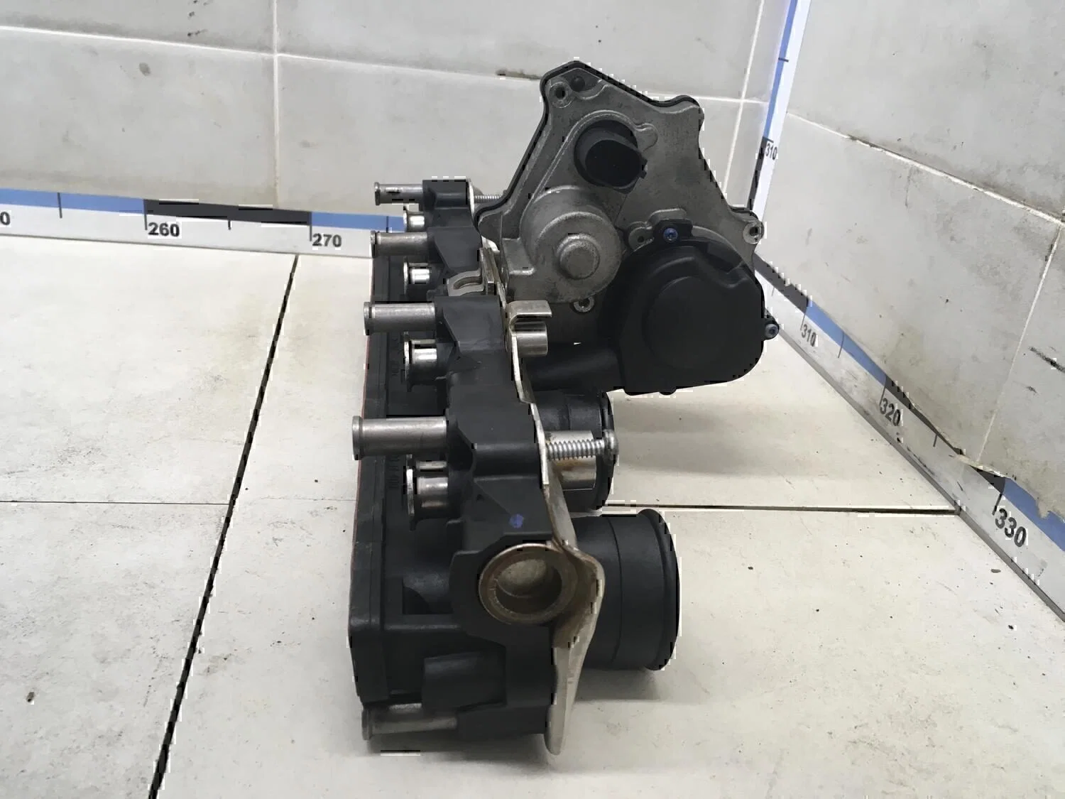 Рейка топливная (рампа) Audi Passat [B6] 2005-2010 - миниатюра 3