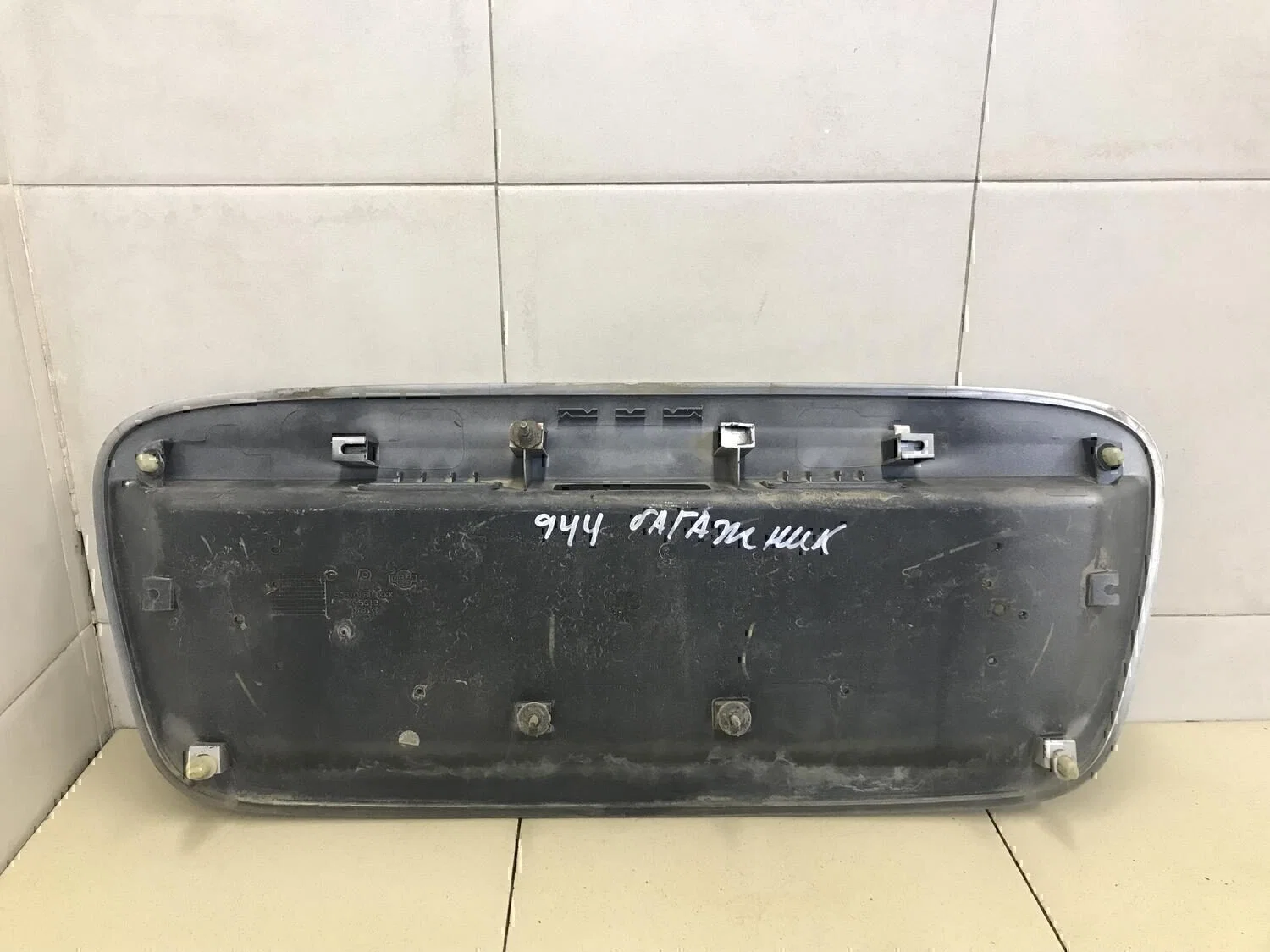 Накладка двери багажника NISSAN Almera Tino 2000-2006 - миниатюра 4