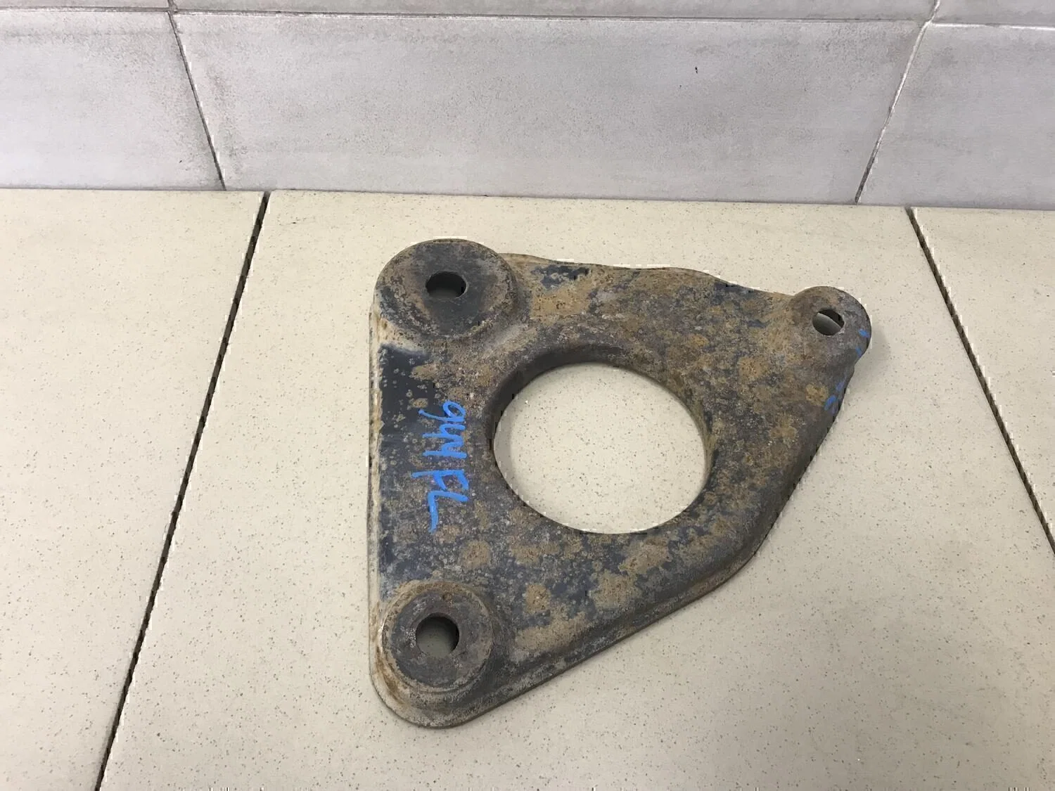Кронштейн передней балки NISSAN Almera N16 2000-2006 - миниатюра 2