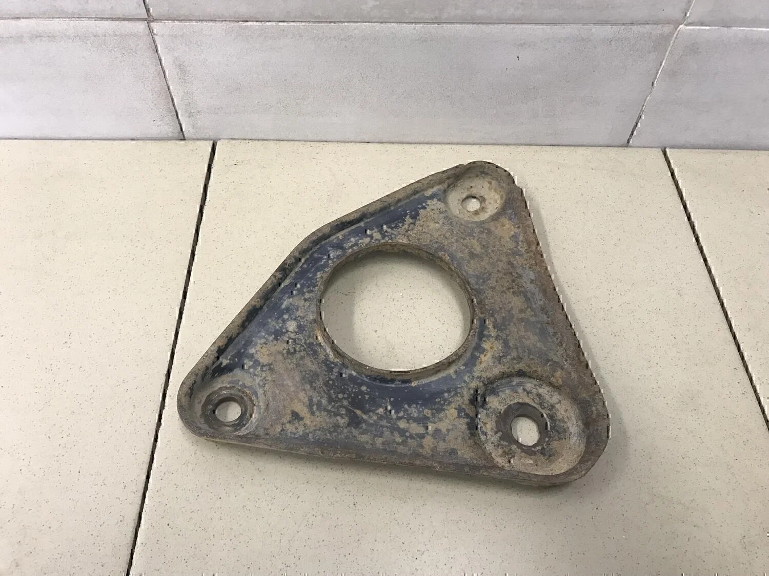 Кронштейн передней балки NISSAN Almera N16 2000-2006 - миниатюра 3