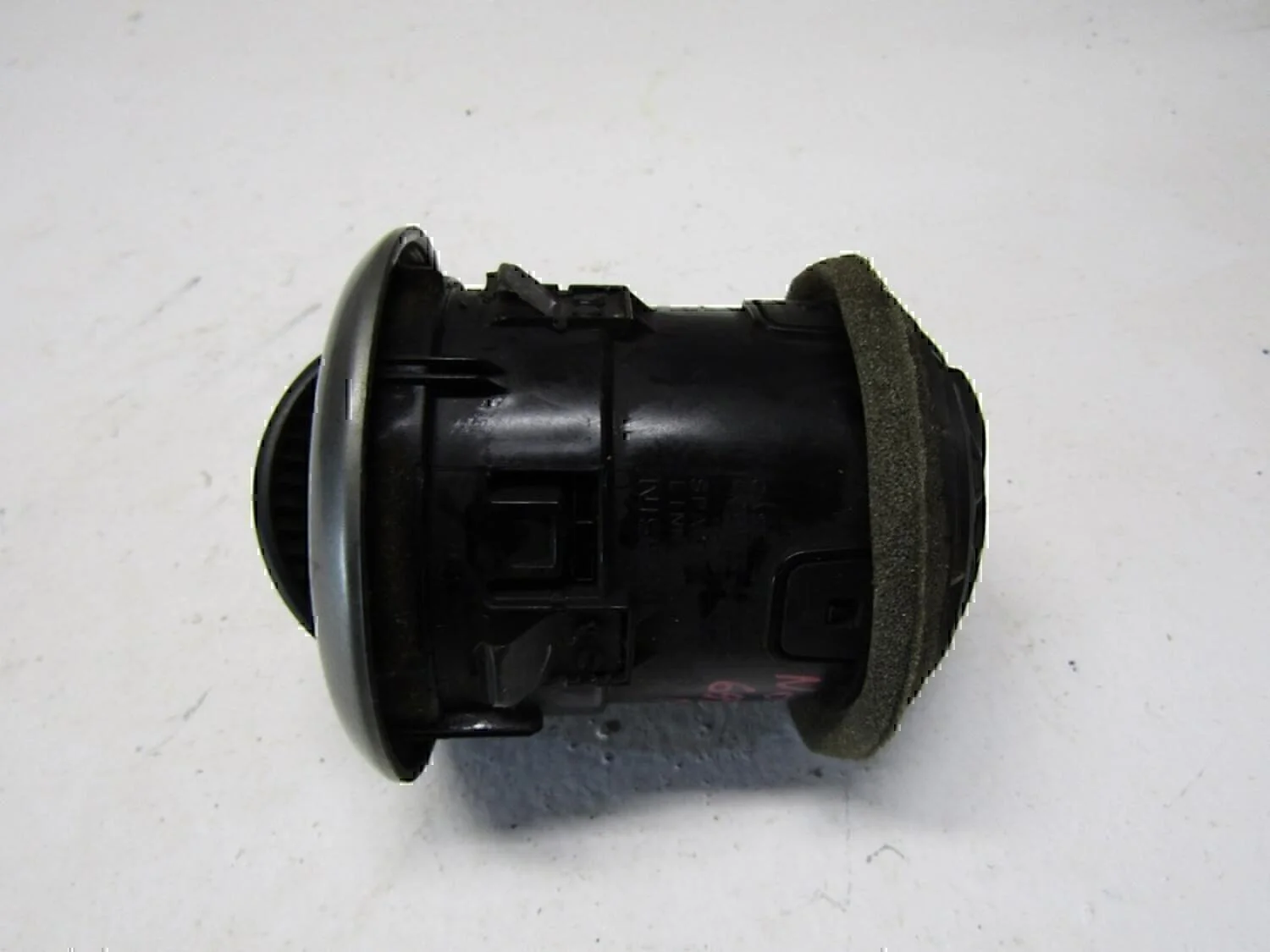 Дефлектор воздушный NISSAN Note (E11) 2006-2013 - миниатюра 2