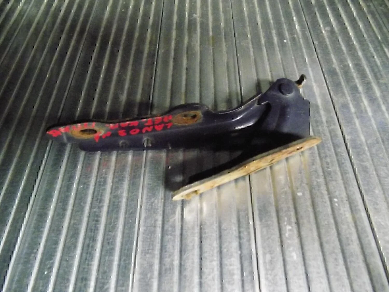 Петля капота правая Chevrolet Lanos 2004-2010 - миниатюра 2