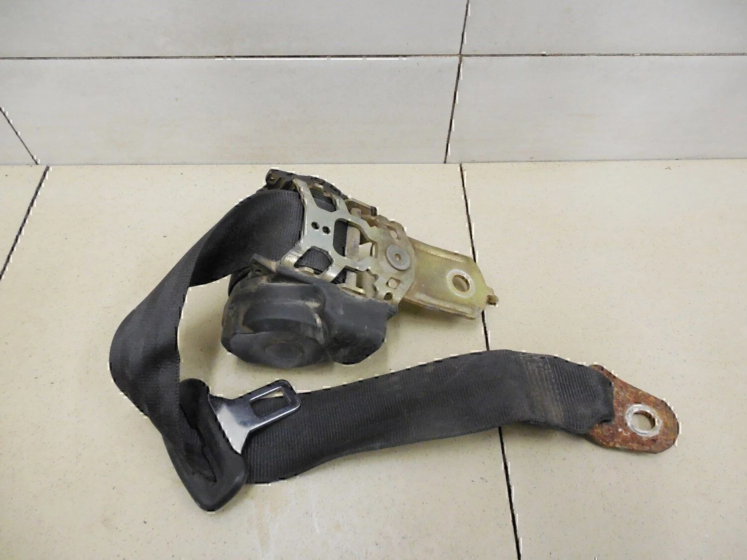 Ремень безопасности TOYOTA Avensis I 1997-2003 - миниатюра 2