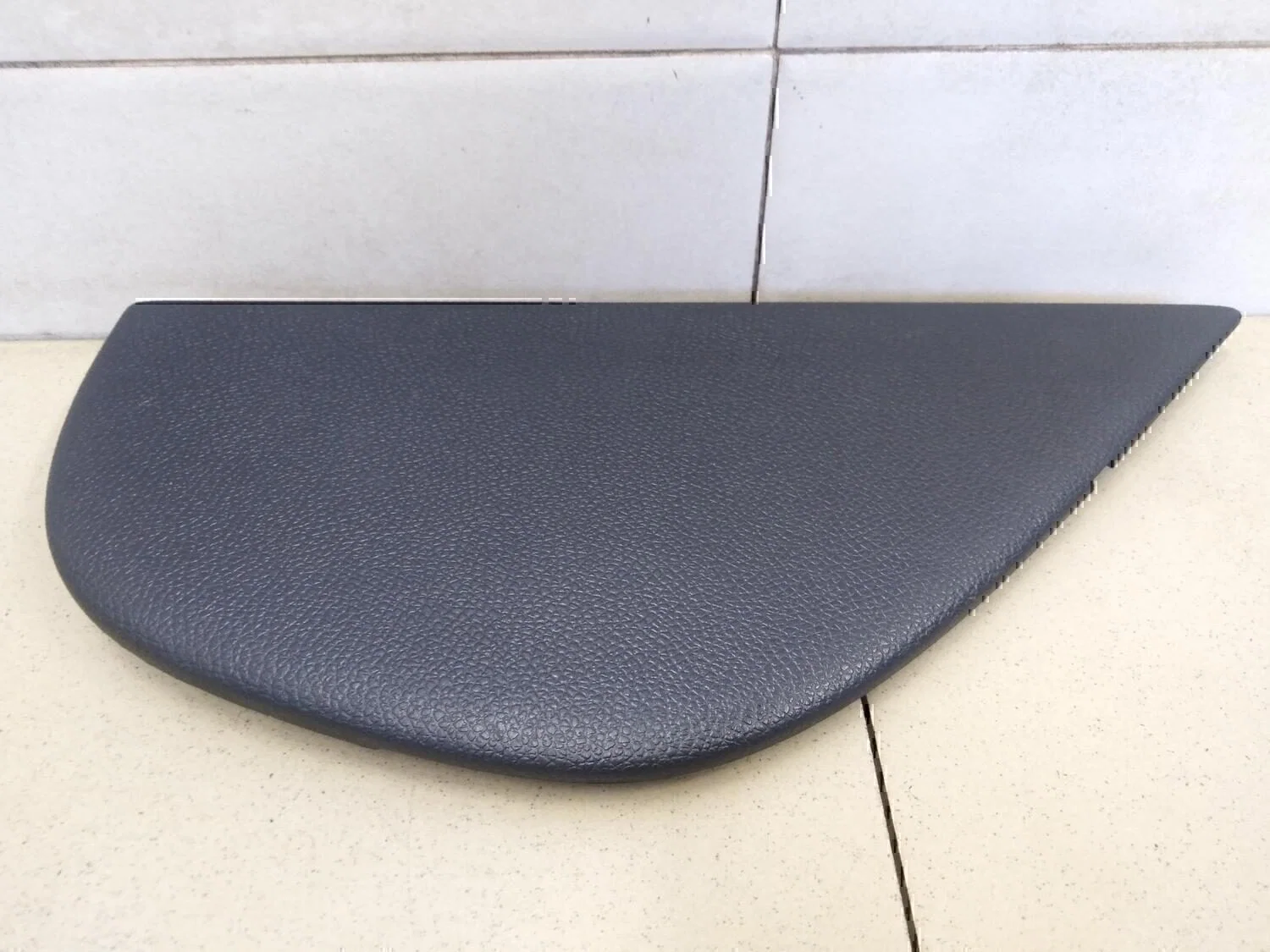 Накладка (кузов внутри) VW Jetta 2006-2011 - миниатюра 2