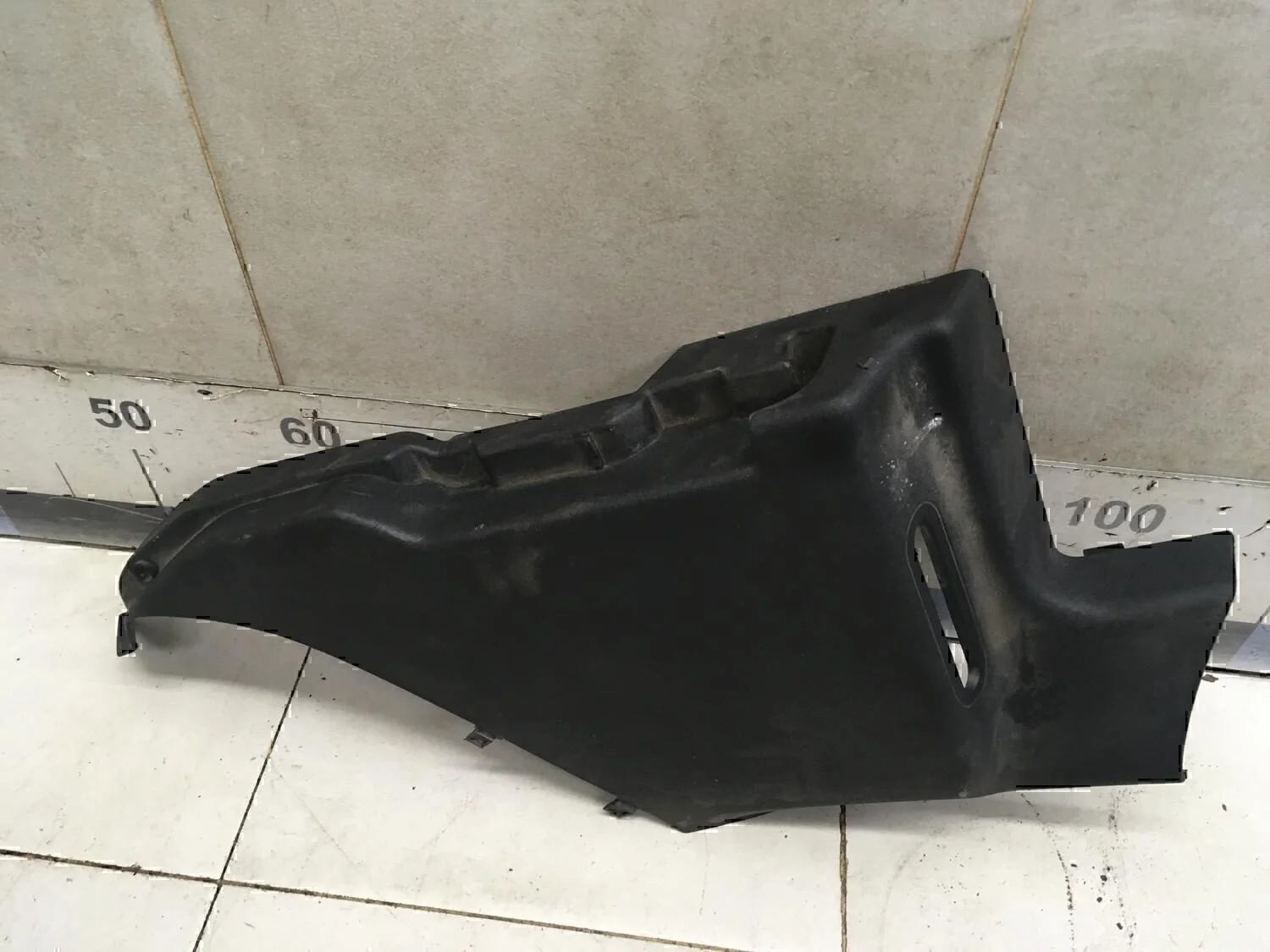 Держатель задней полки Peugeot-Citroen C4 2005-2011 - изображение 1