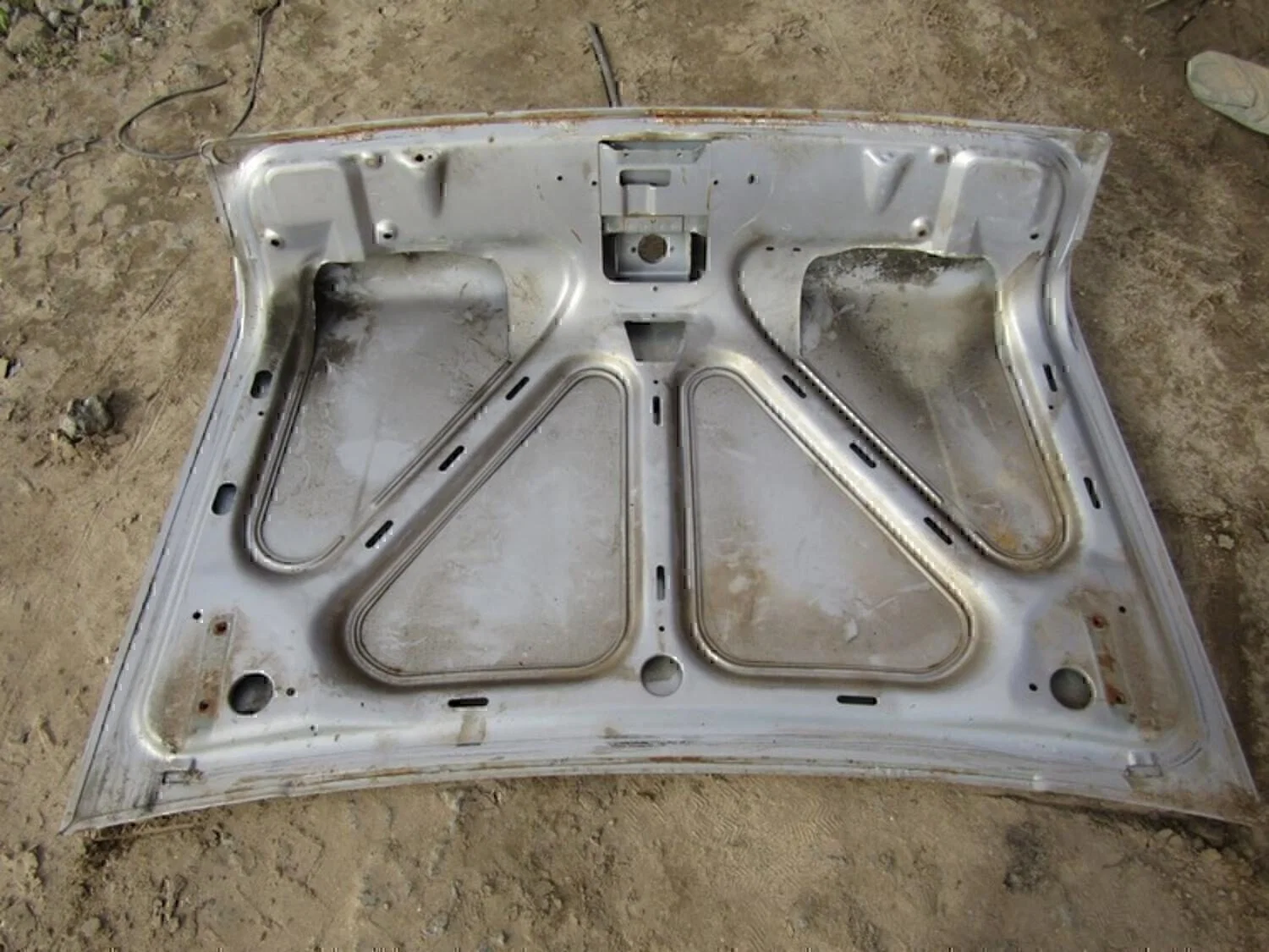 Крышка багажника GAZ Volga 3110 1997–2004 - миниатюра 7