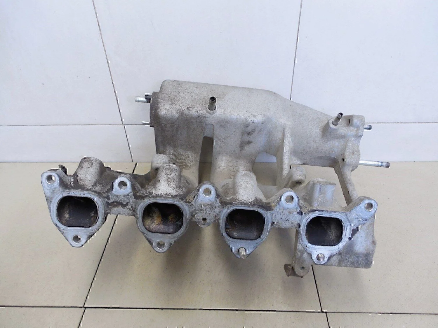 Коллектор впускной TOYOTA Avensis I 1997-2003 - миниатюра 2
