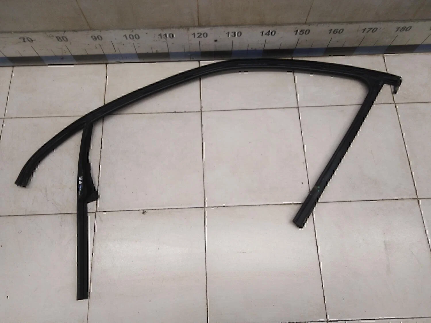 Направляющая стекла двери VW Jetta 2006-2011 - миниатюра 6