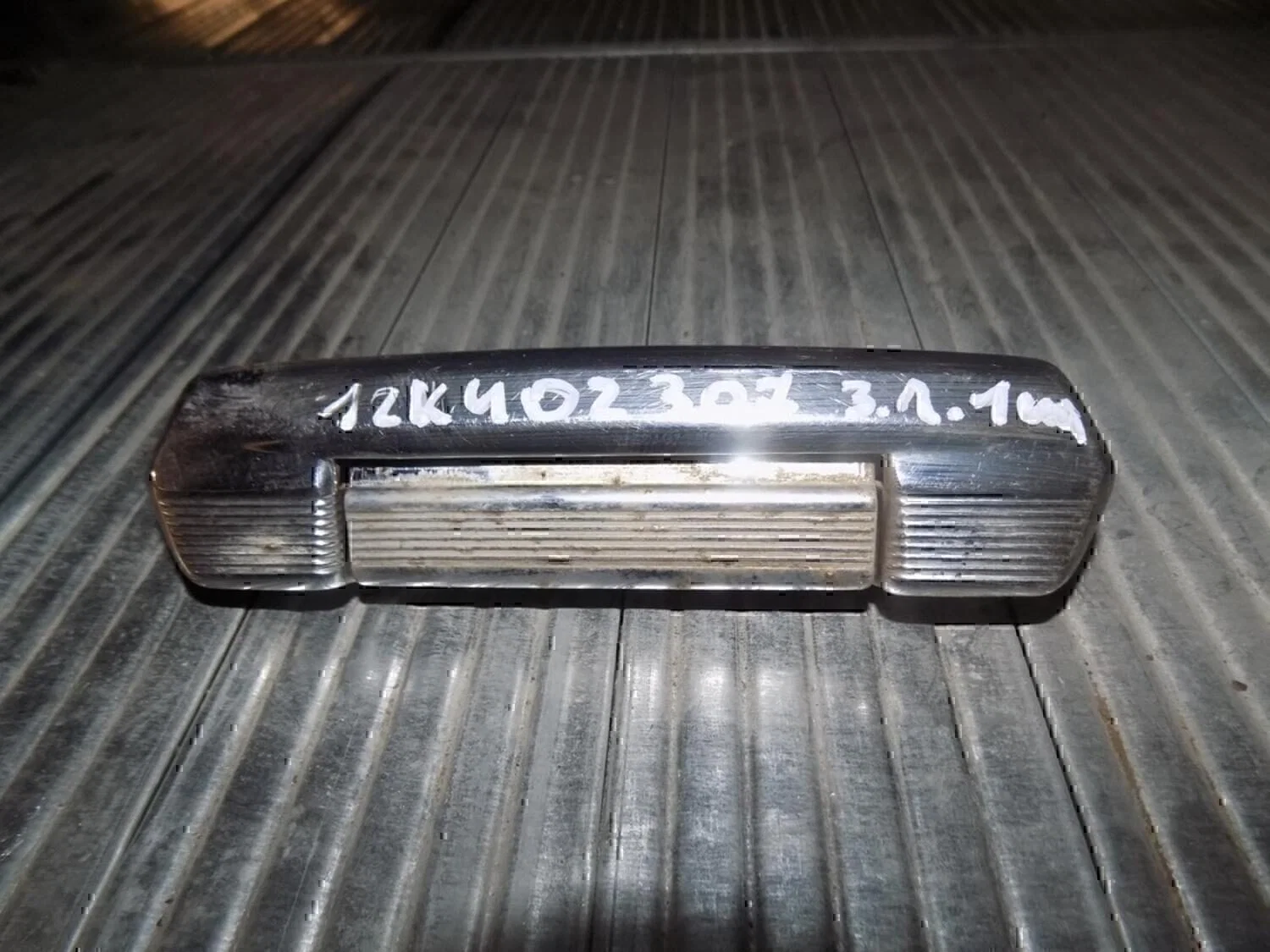 Ручка двери задней наружная левая АвтоВАЗ NIVA 2121,213,214 - изображение 1