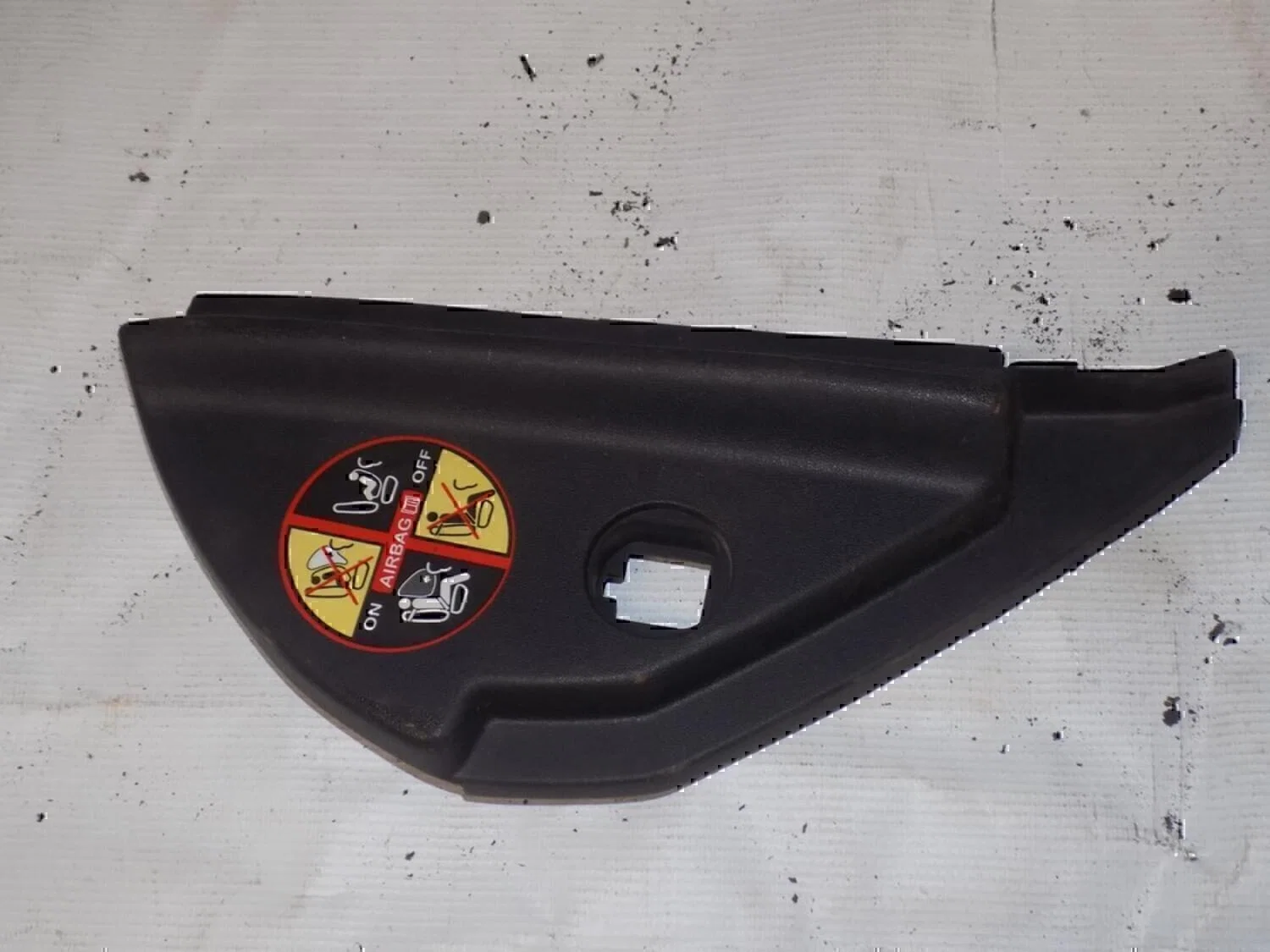 Накладка (кузов внутри) RENAULT Megane II 2002-2009 - миниатюра 2
