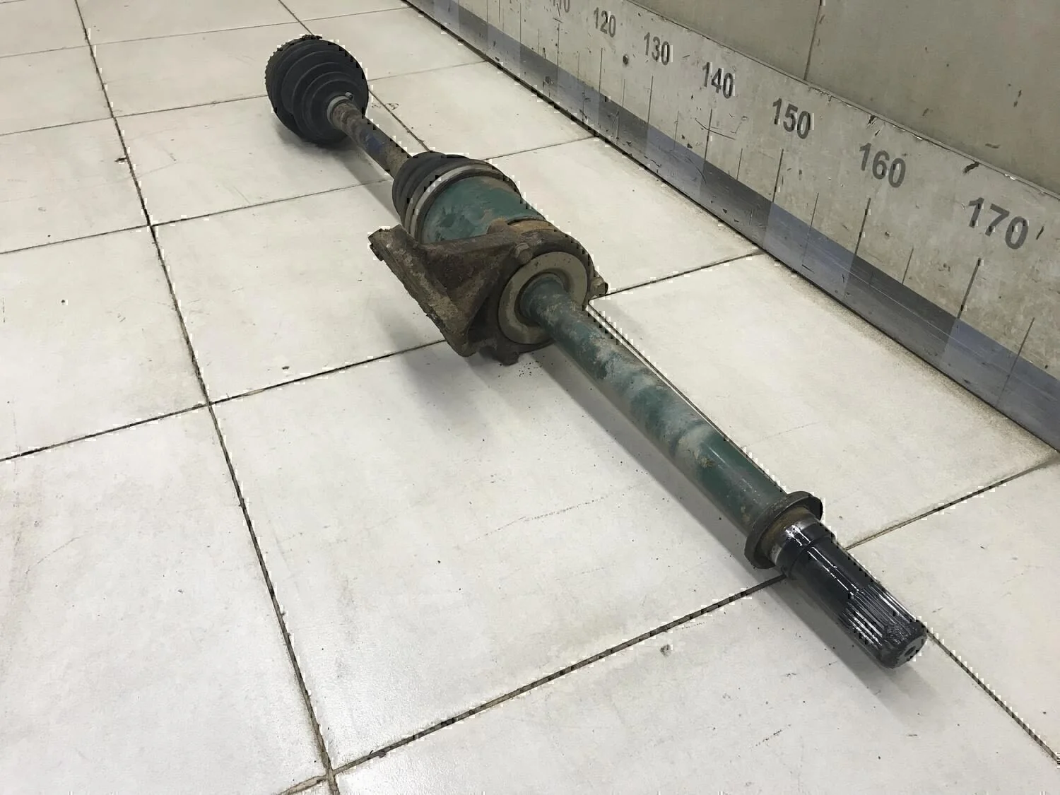 Полуось передняя правая NISSAN Almera Tino 2000-2006 - миниатюра 2