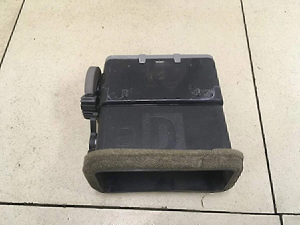 Дефлектор воздушный VW Pointer/Golf BR 2004-2009 - миниатюра 5