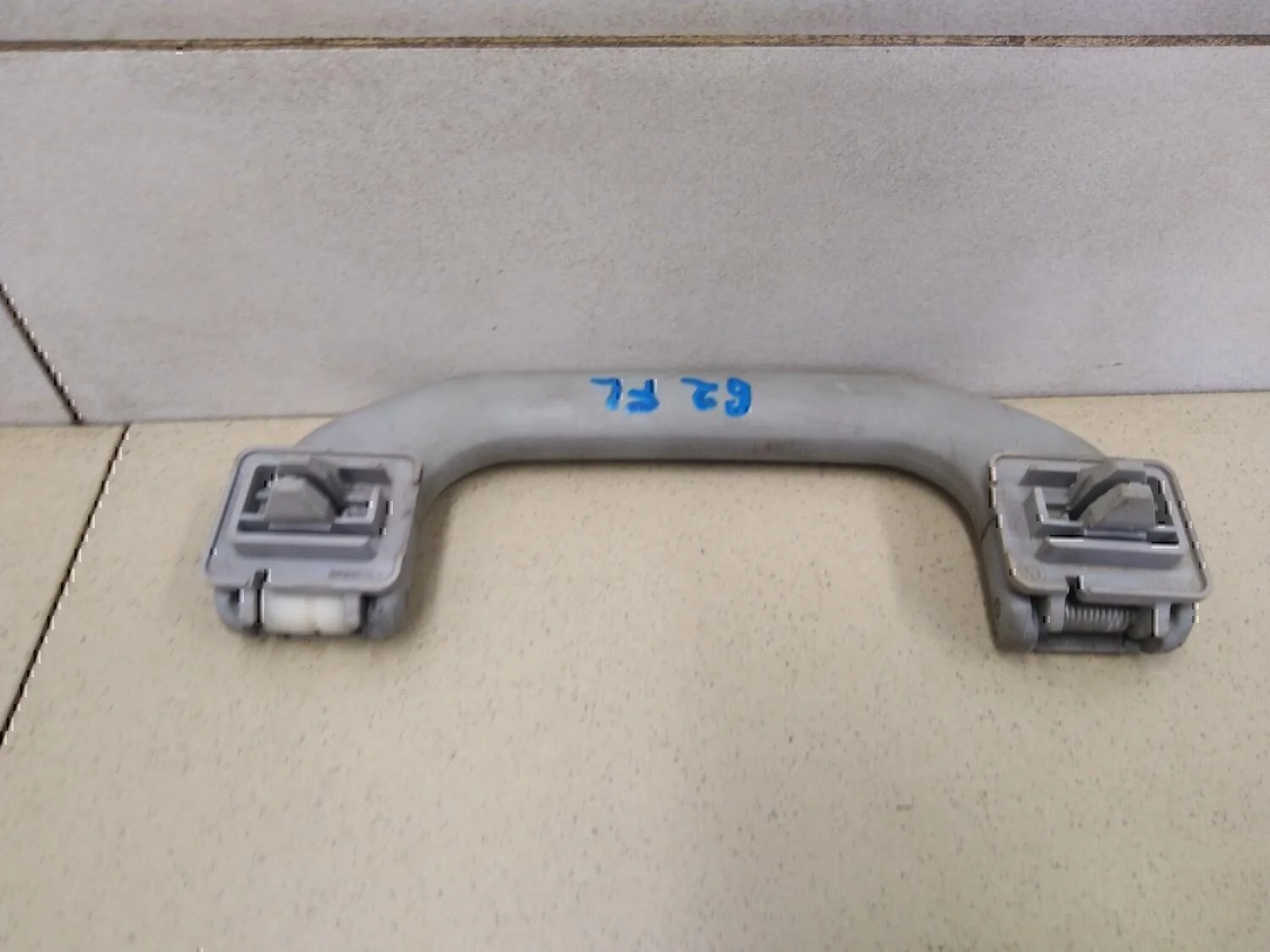 Ручка внутренняя потолочная MERCEDES-BENZ W203 2000-2006 - миниатюра 3