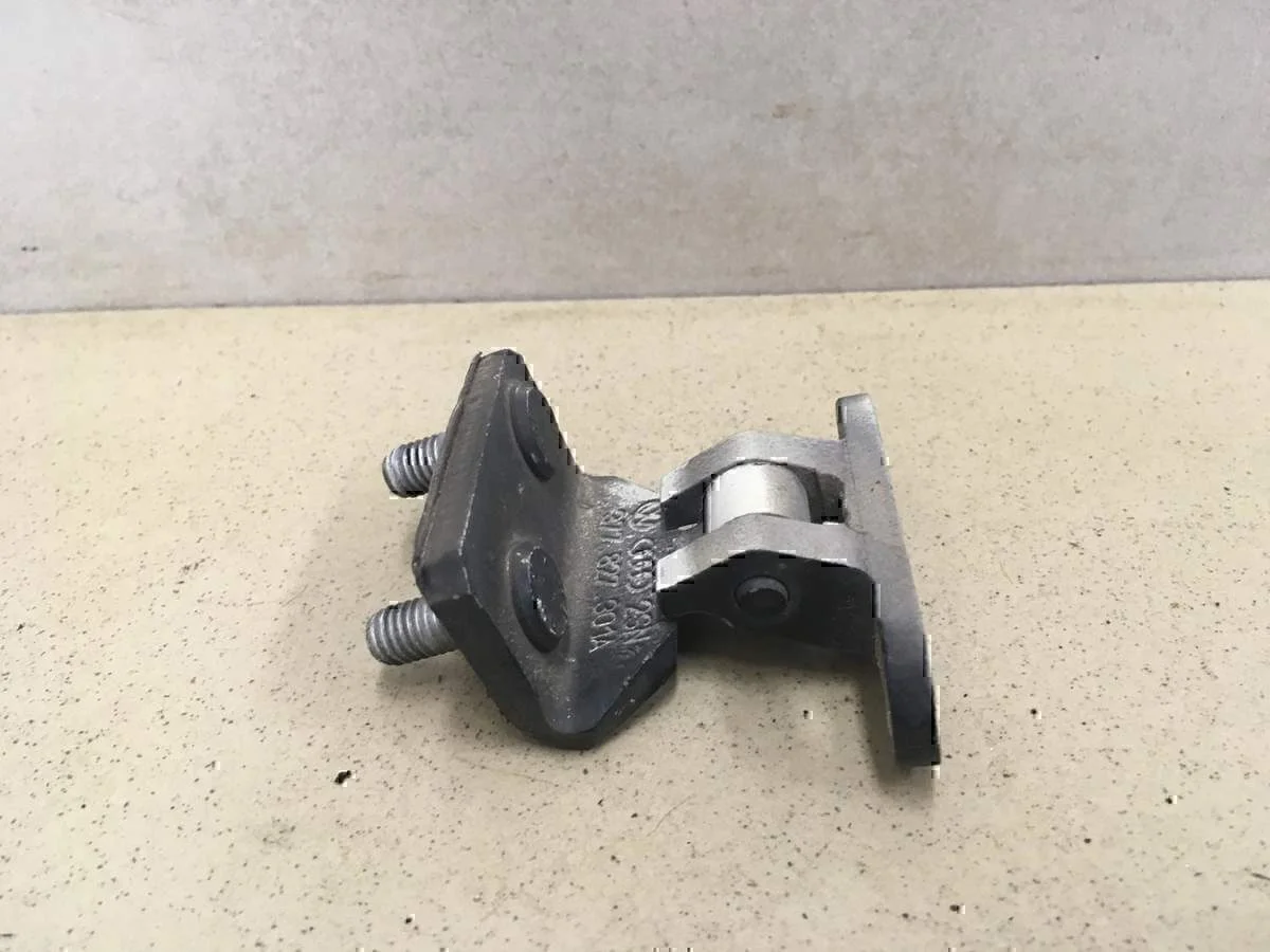 Петля двери багажника VW Pointer/Golf BR 2004-2009 - миниатюра 2