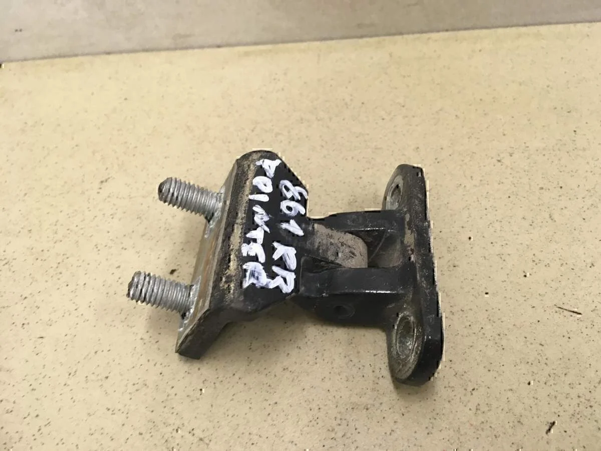 Петля двери багажника VW Pointer/Golf BR 2004-2009 - миниатюра 3