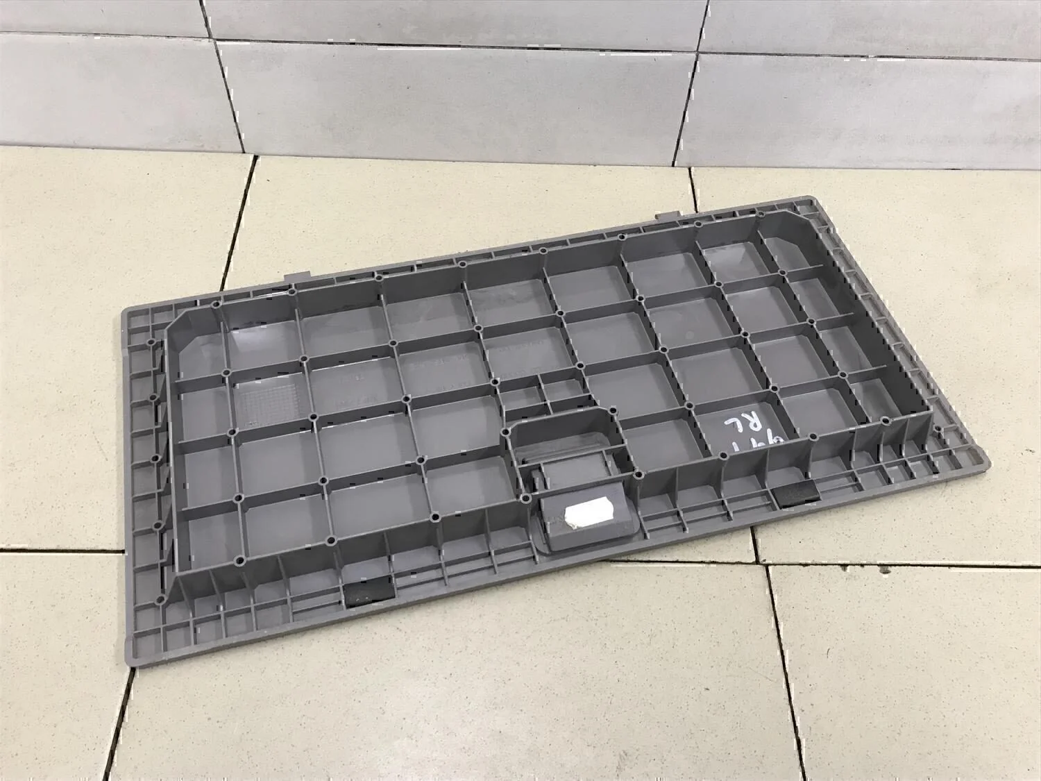 Крышка NISSAN Almera Tino 2000-2006 - миниатюра 3