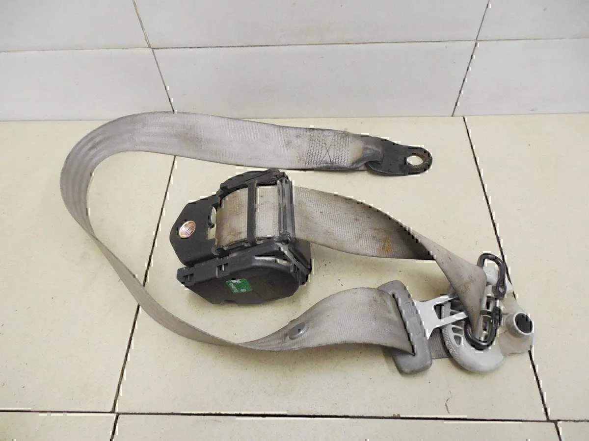 Ремень безопасности VW Pointer/Golf BR 2004-2009 - миниатюра 2