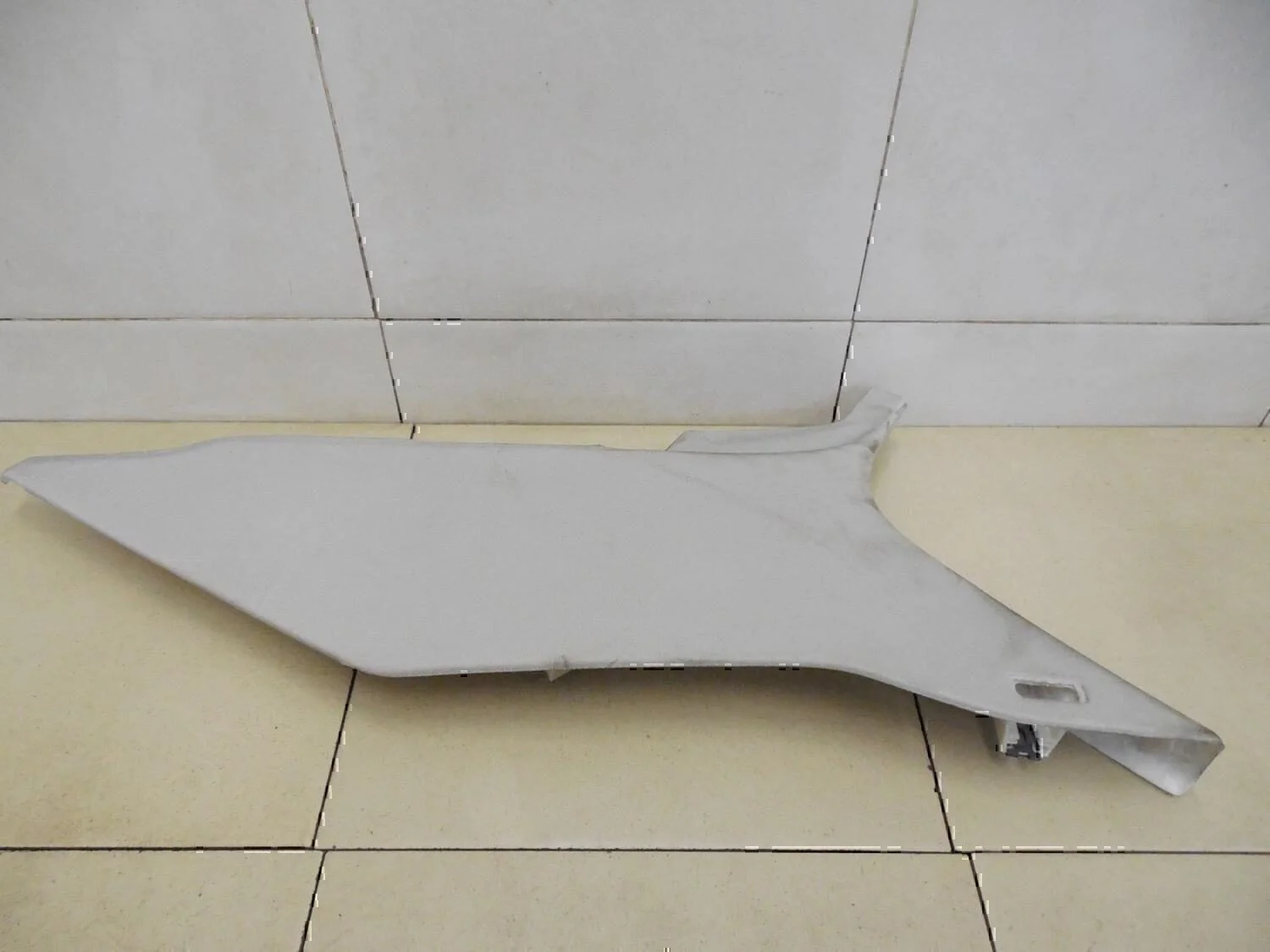 Обшивка стойки VW Jetta 2006-2011 - миниатюра 3