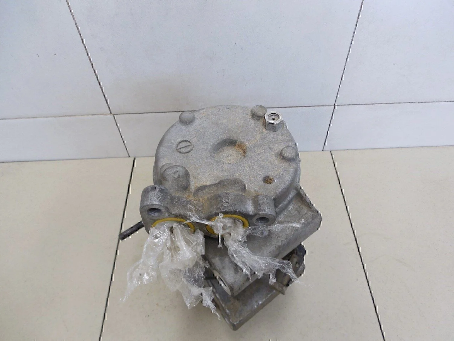 Компрессор системы кондиционирования VOLVO V50 2004-2012 - миниатюра 5