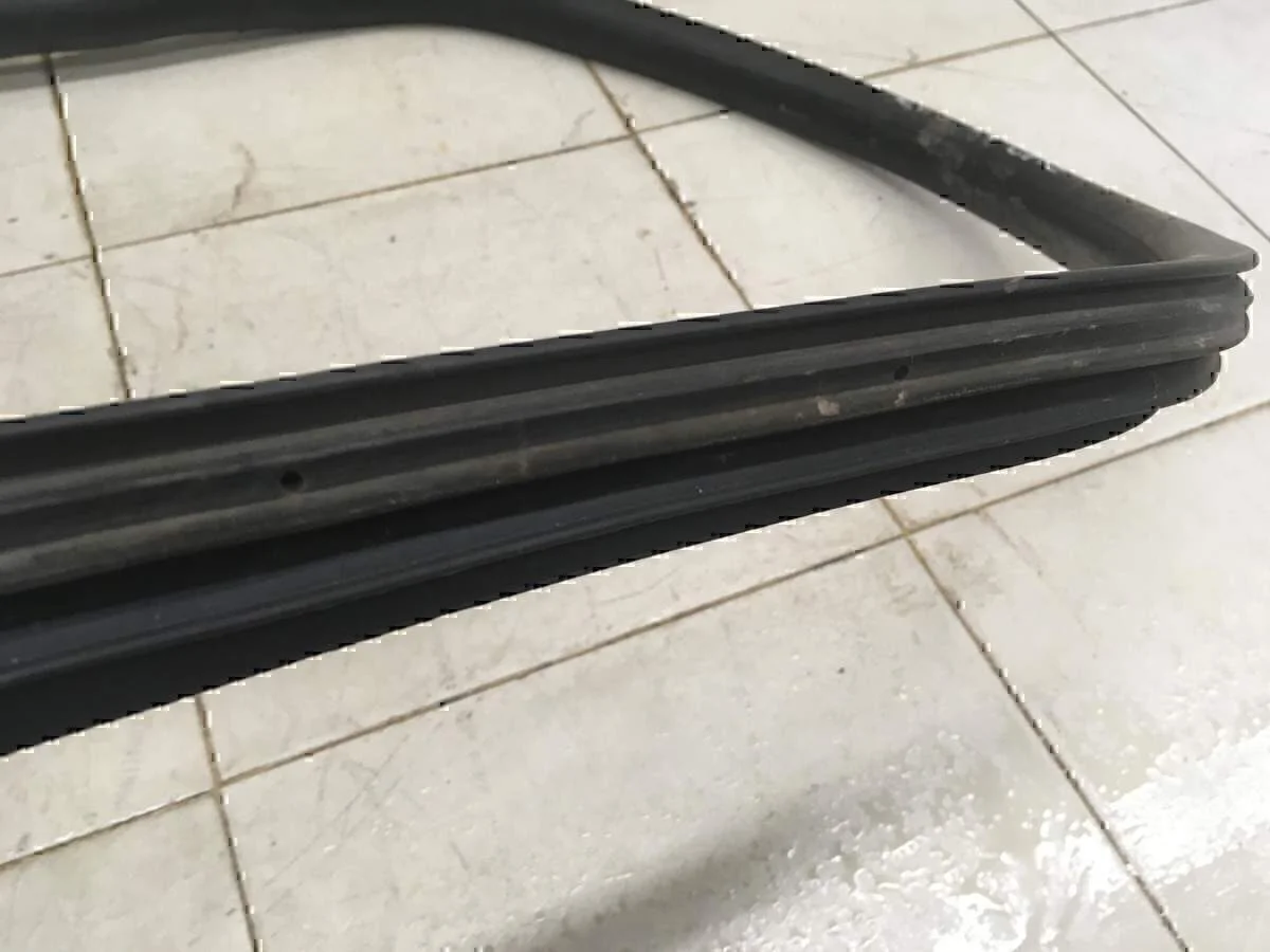 Уплотнитель (наружный) Hyundai-KIA Getz 2002-2010 - миниатюра 2
