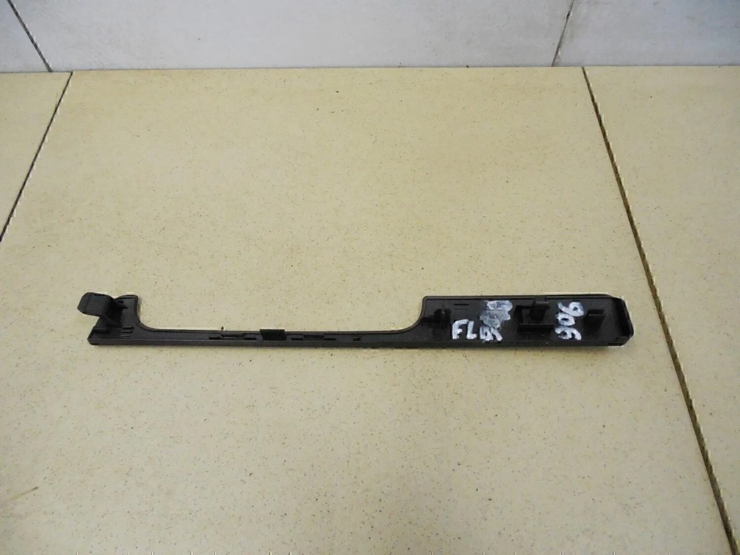Накладка декоративная VW Golf V 2003-2009 - миниатюра 4