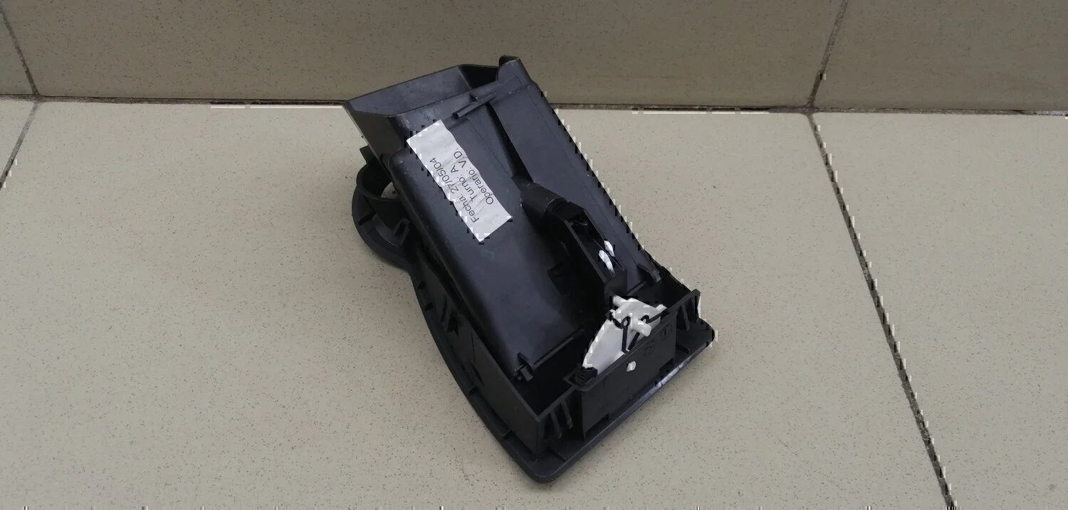 Дефлектор воздушный RENAULT Megane II 2002-2009 - миниатюра 4
