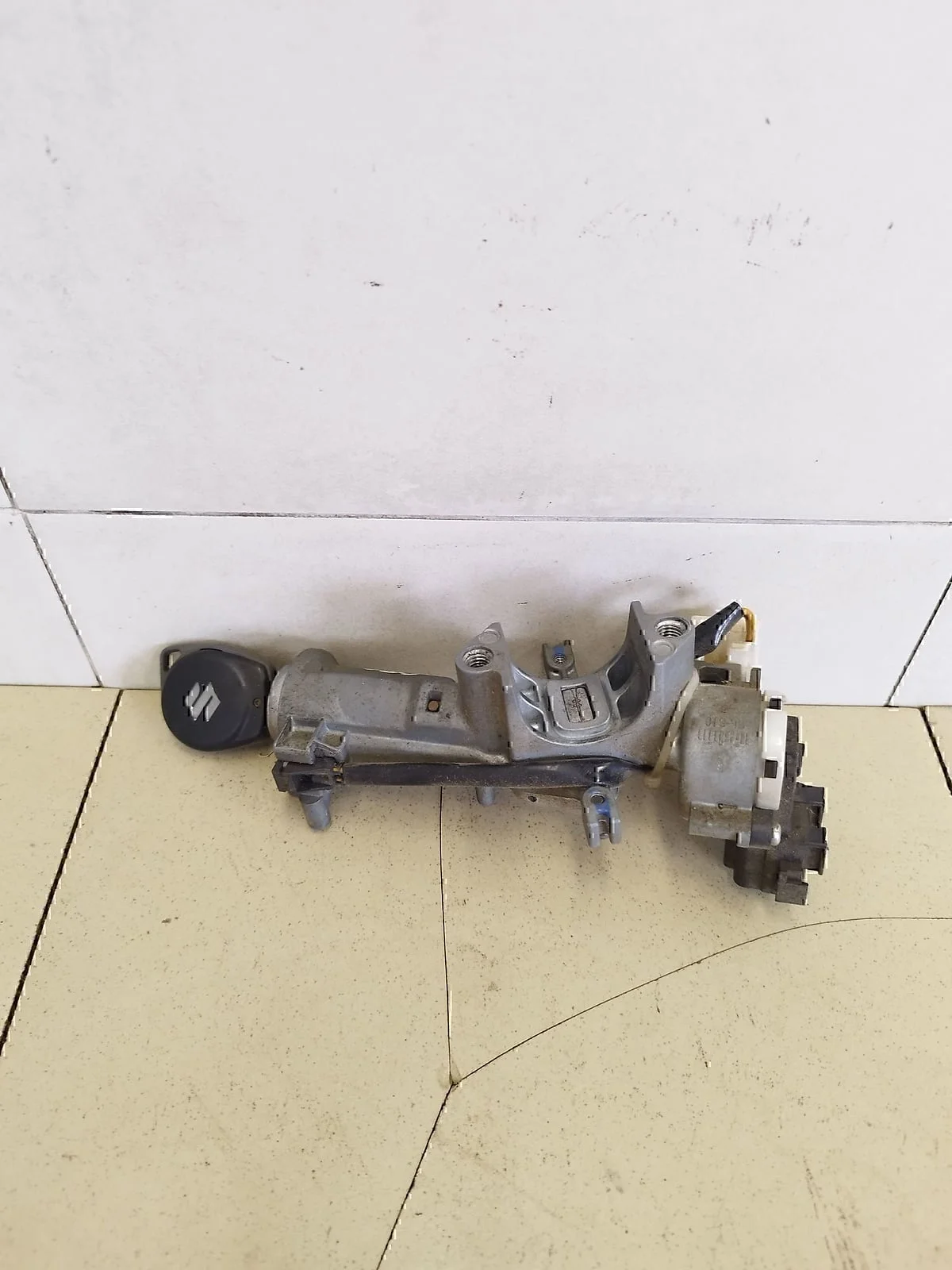 Замок зажигания SUZUKI SX4 2006-2013 - изображение 1